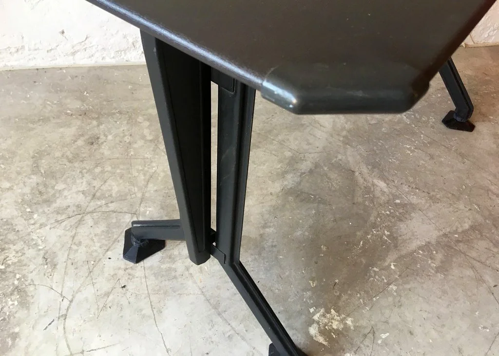 mesa Olivetti 3.jpg