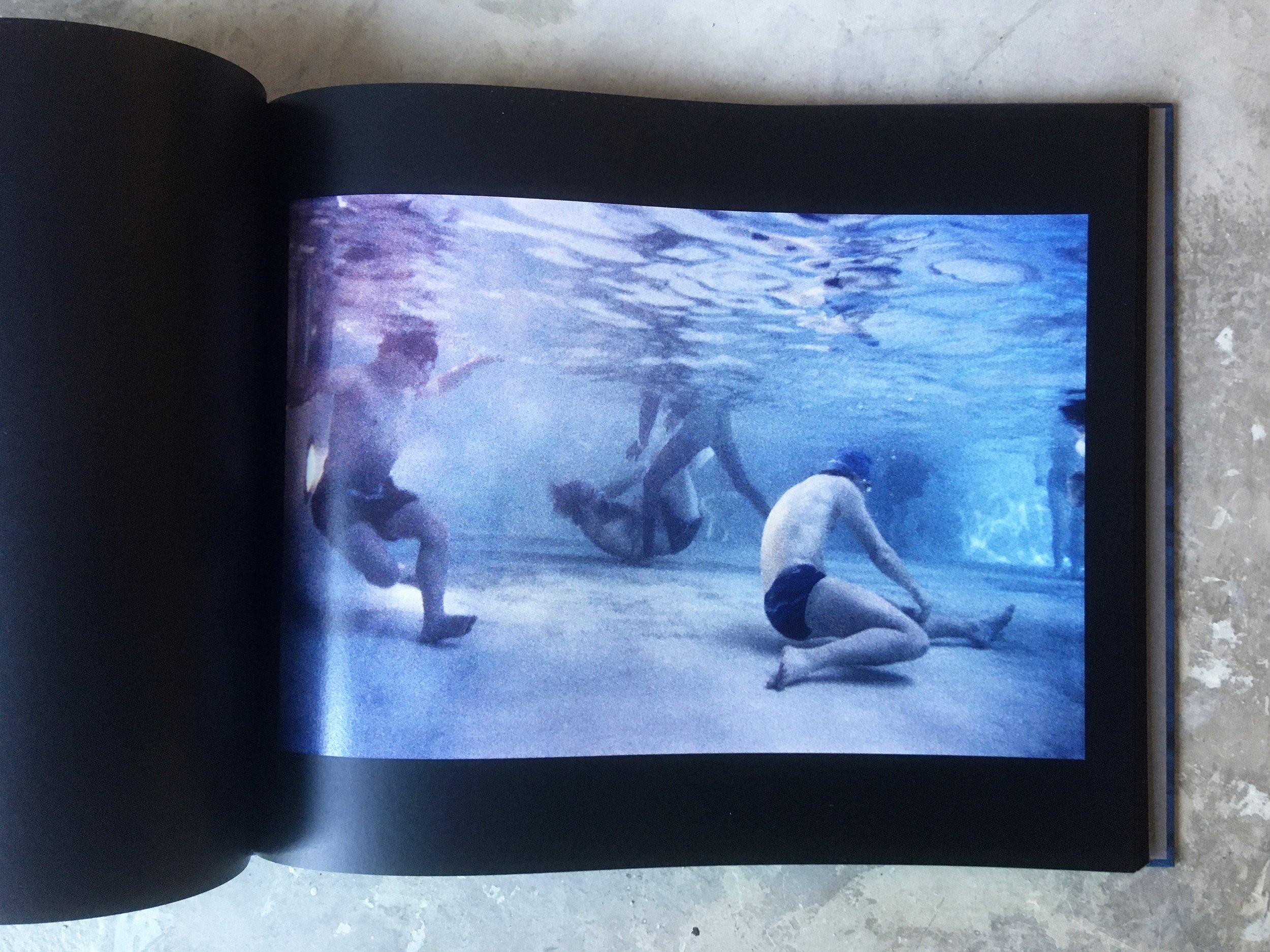 LIVRO Swimmers 5.jpg