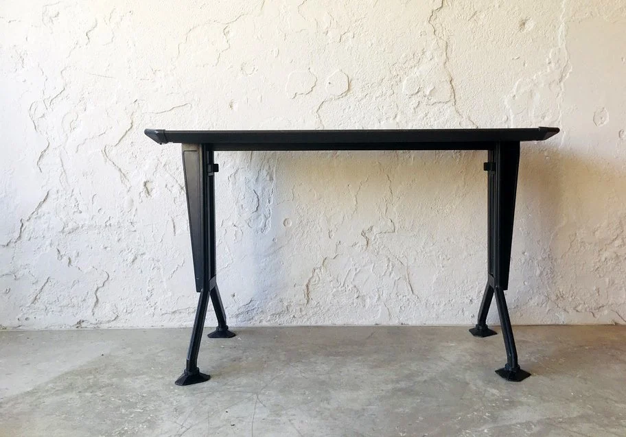 mesa Olivetti 1.jpg