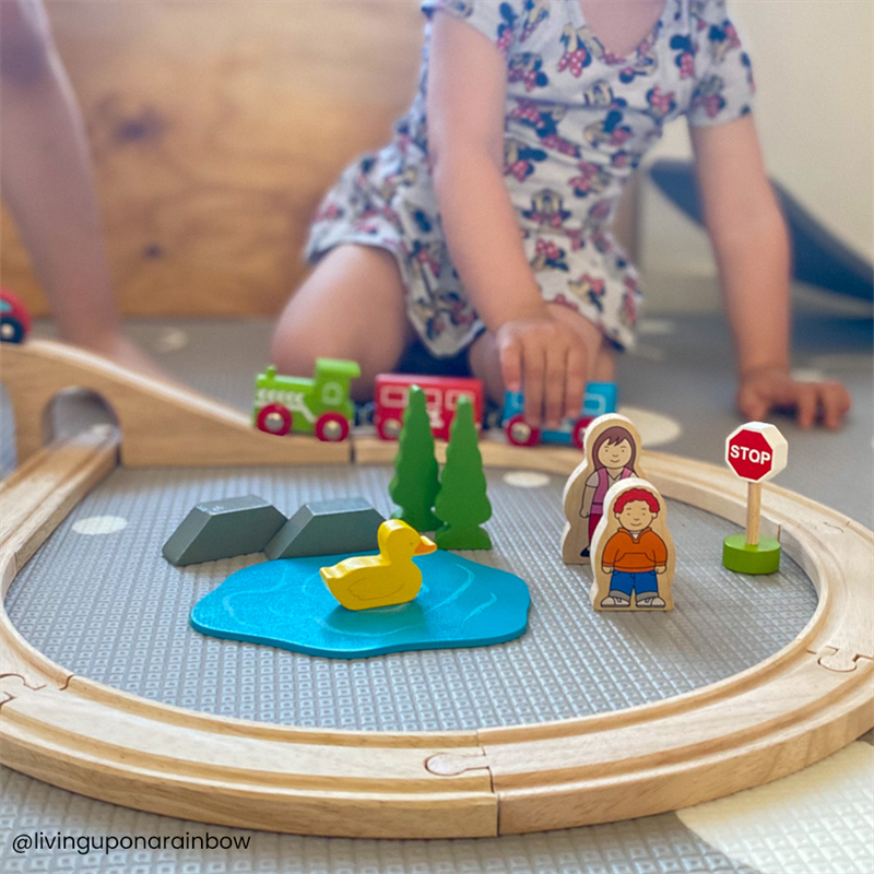 Figure-of-Eight-Train-Set_800x800 (3).png
