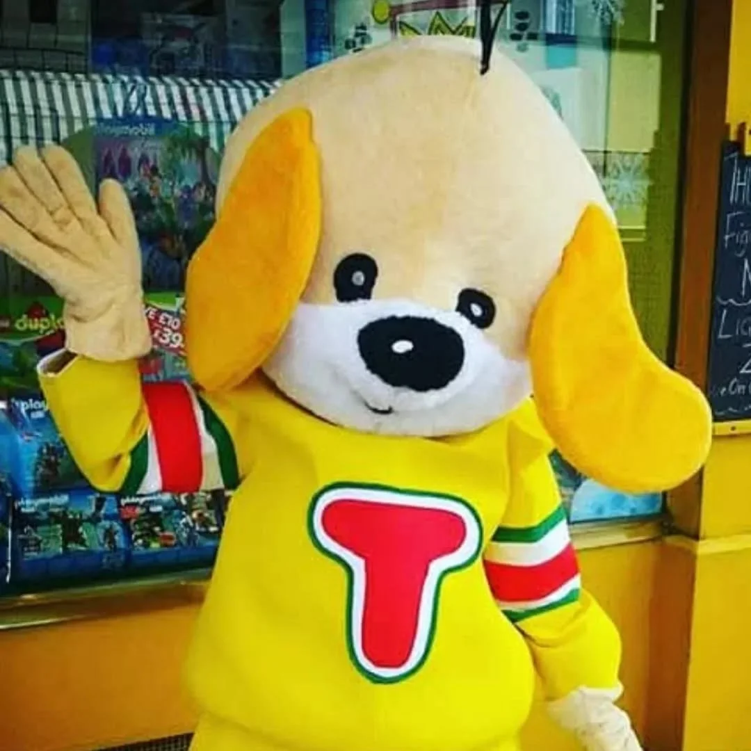 Collect your Christmas Catalogue from Toby TODAY 1130 and 230.
Stop by and get a 'highfive' from our fluffy friend today.