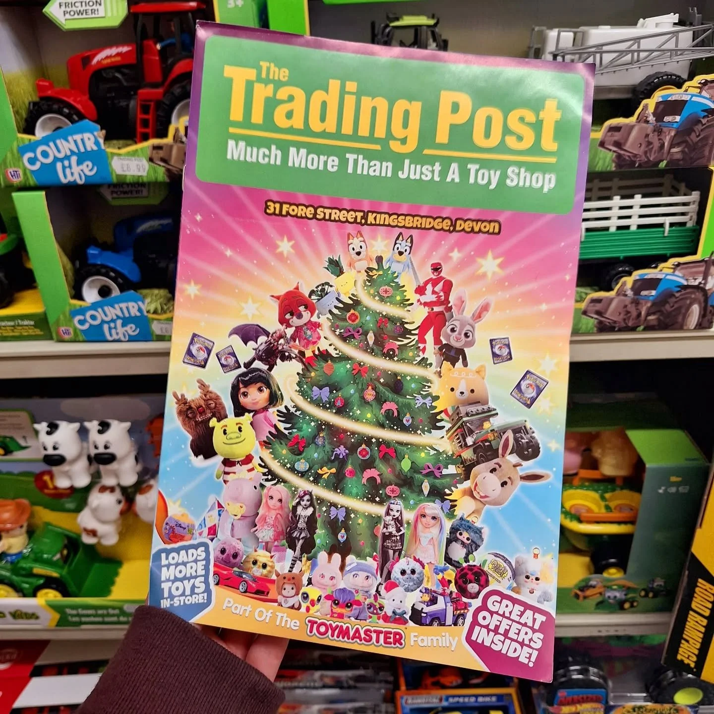 🎅🏽Pick up your Christmas Catalogue today!🎅🏽