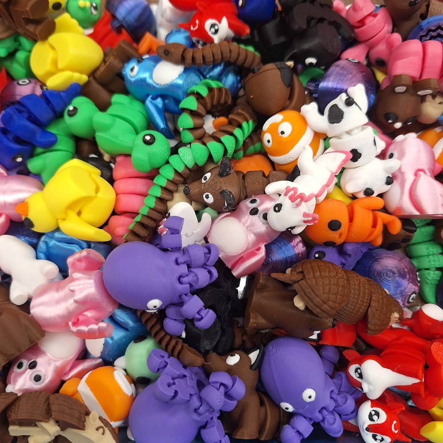 🥳⭐️JIGGLE PALS are here!⭐️🥳

"Wiggly, Giggly, pocket-sized collectables made for fidgety fingers amd BIG imaginations"

We have SERIES 1 &amp; 2 in stock, start collecting today, don't forget to pick up your collectors sheet and we will p