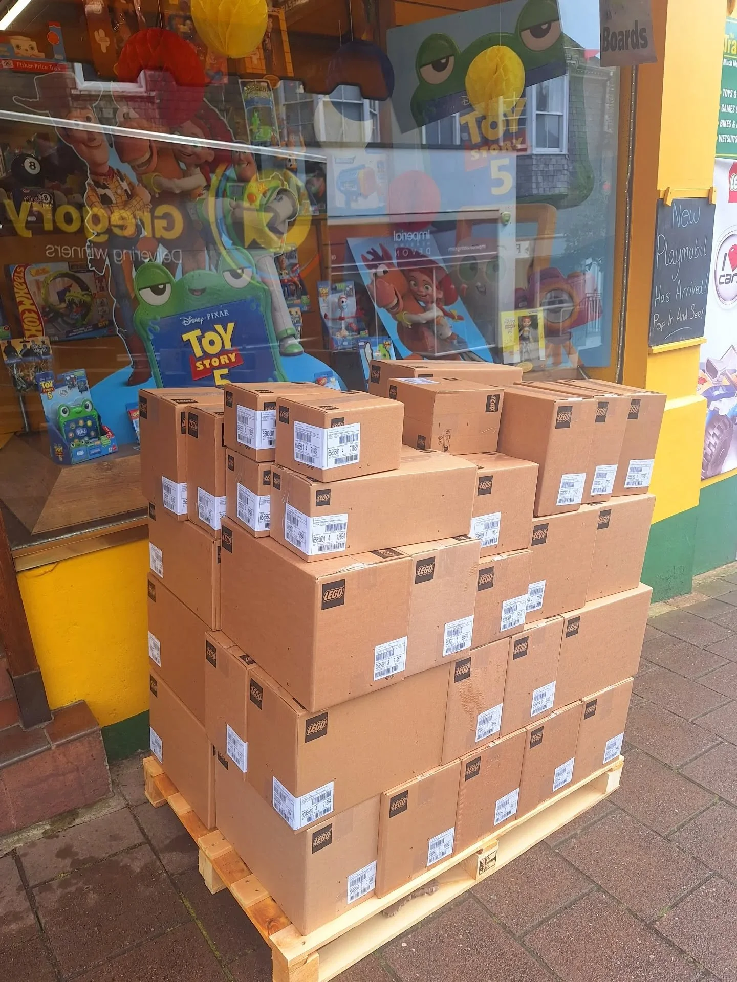 This pallet of @lego JUNE RELEASES is now on our shelves!

Pop in and see what's new!