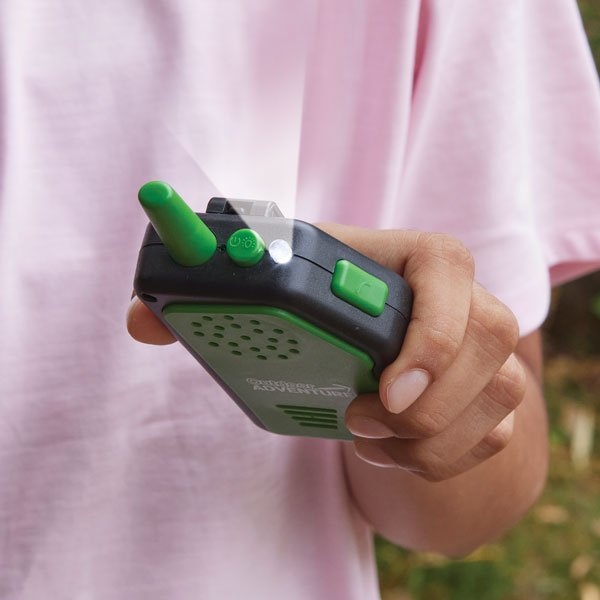 E2106-OA-Walkie-Talkies-product-light-2-web.jpg