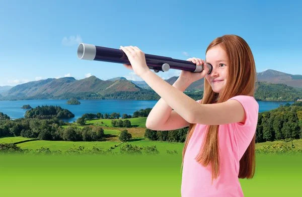 E2071-My-Forst-Telescope-girl-day-web.jpg