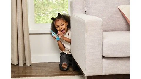 clever-heroes-walkie-talkies_80-621703_2.jpg