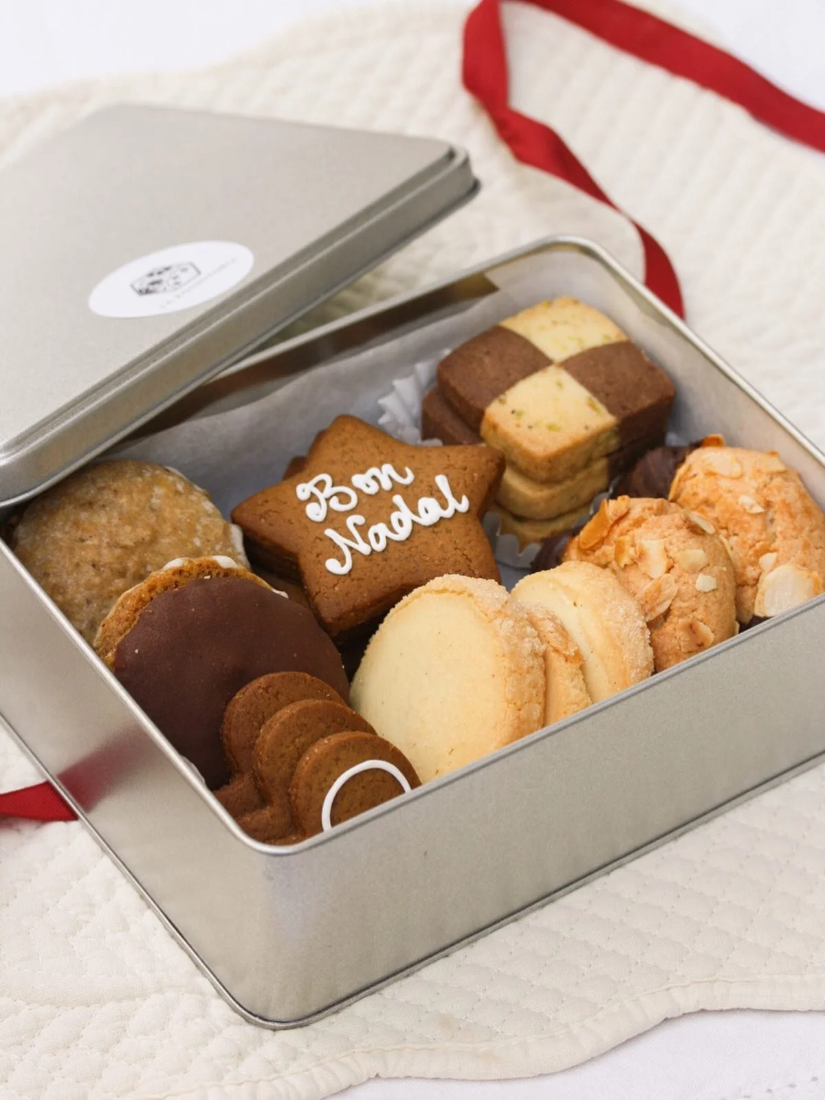 Ya est&aacute;n pilladas todas las latas que ten&iacute;a 😮. He pedido m&aacute;s y deber&iacute;an llegar pronto!! (No te preocupes si has pedido galletas hace tiempo y tu pedido no es hasta la semana que viene, te he guardado tu/s lata/s - first c