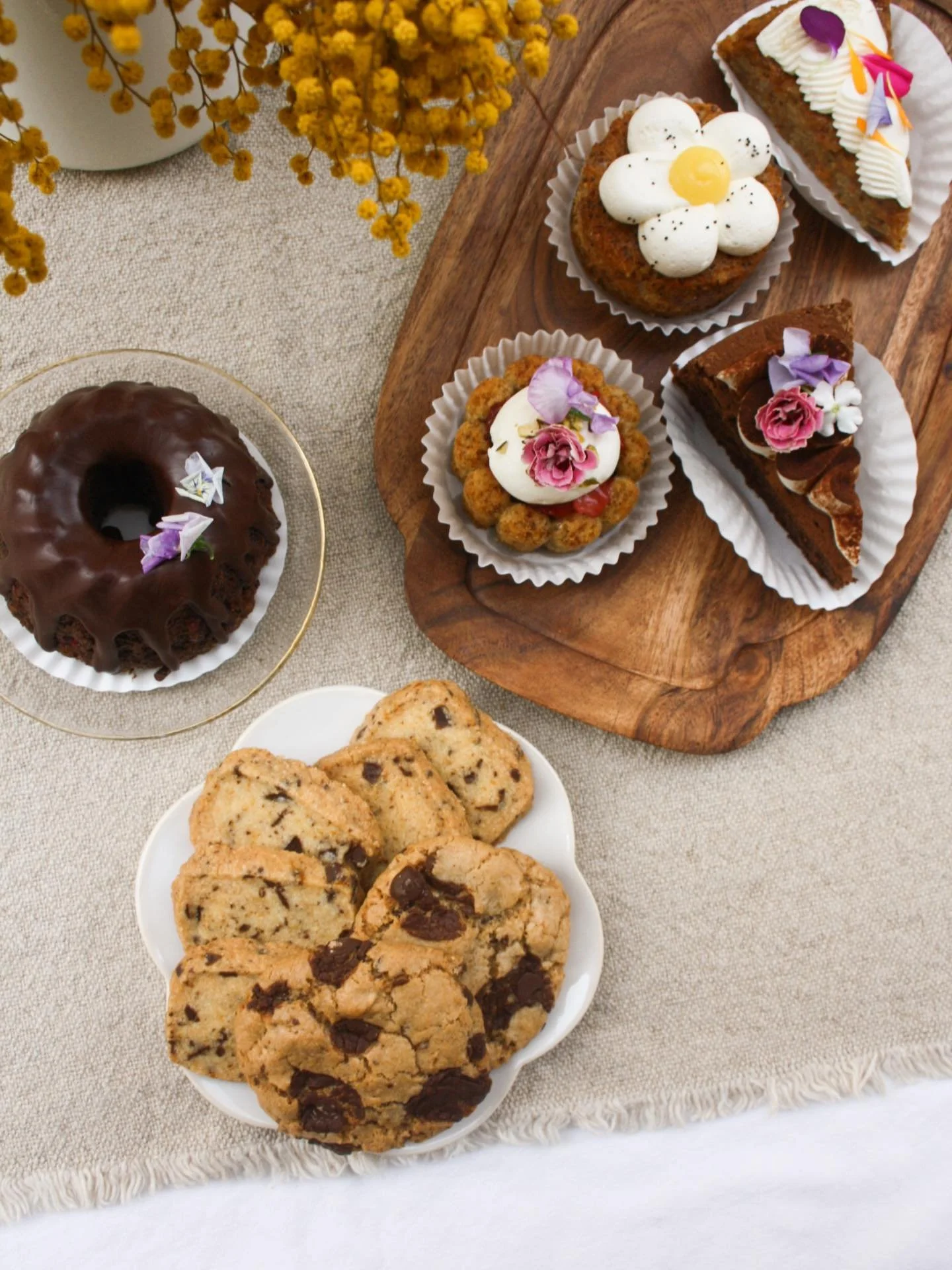 Por fin el Kaffeeklatsch est&aacute; de vuelta!! 💫 m&aacute;s pasteles para elegir que nunca y la idea es ampliar el men&uacute; a&uacute;n m&aacute;s! Pero creo que la selecci&oacute;n disponible ahora ya es bastante buena, con una mezcla de pastel