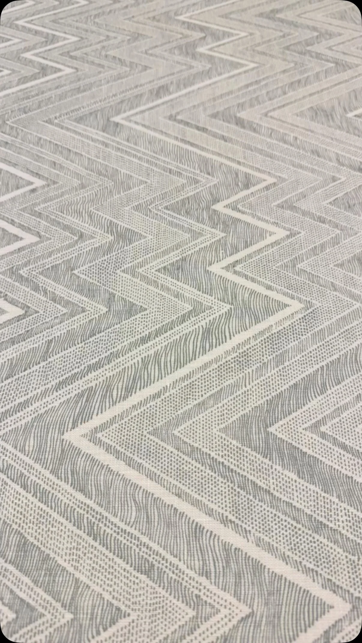 A new printing of our “Textura” in Aspen on oyster linen. Hand drawn line work creates a textural and fresh interpretation of a classic chevron. Available as shown or printed in any custom color. And as wallpaper through your nearest @