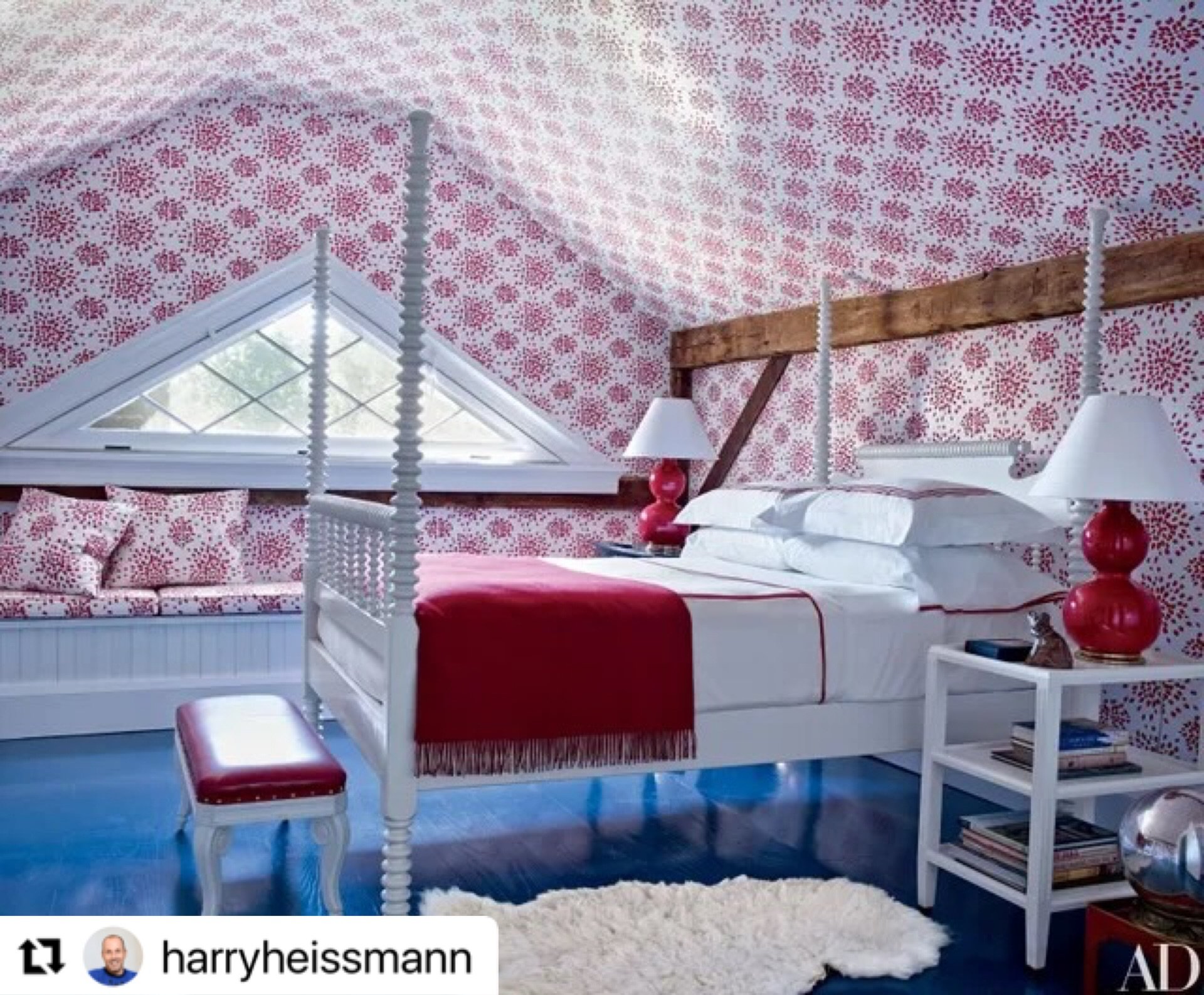Celebrating Memorial Day with iconic All American style by @harryheissmann @christopherspitzmiller - the classic red, white and blue guest room @clovebrookfarm. 🇺🇸❤️🤍💙 #Repost @harryheissmann with @use.repost
・・・
Memorial Day weekend -  and our f