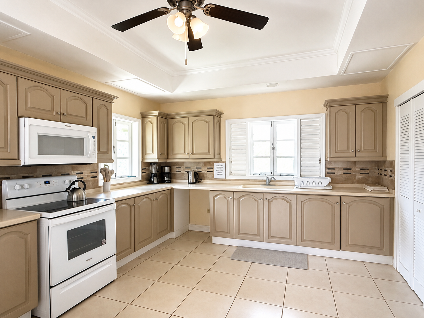 Kitchen casa verde 2.png