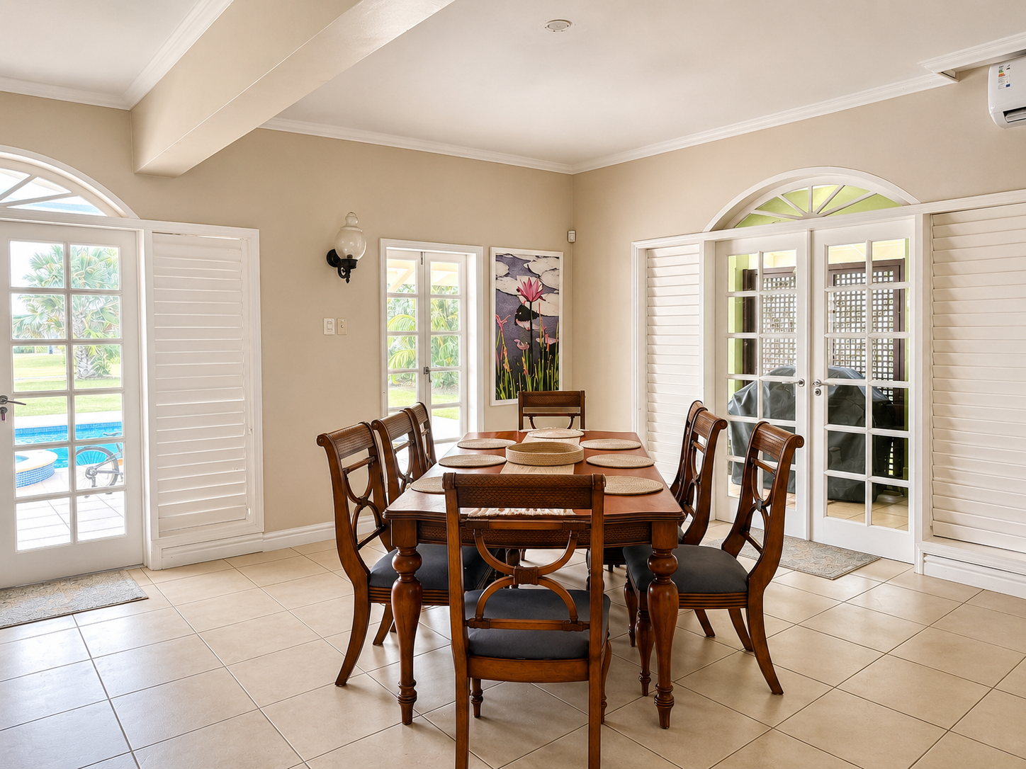 casa verde dining table.png