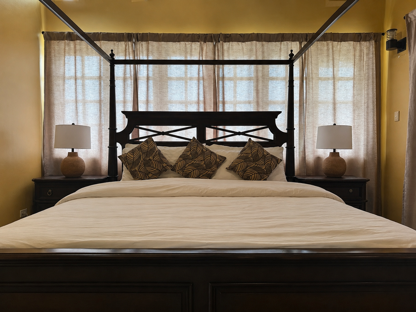casa verde- master bedroom.png