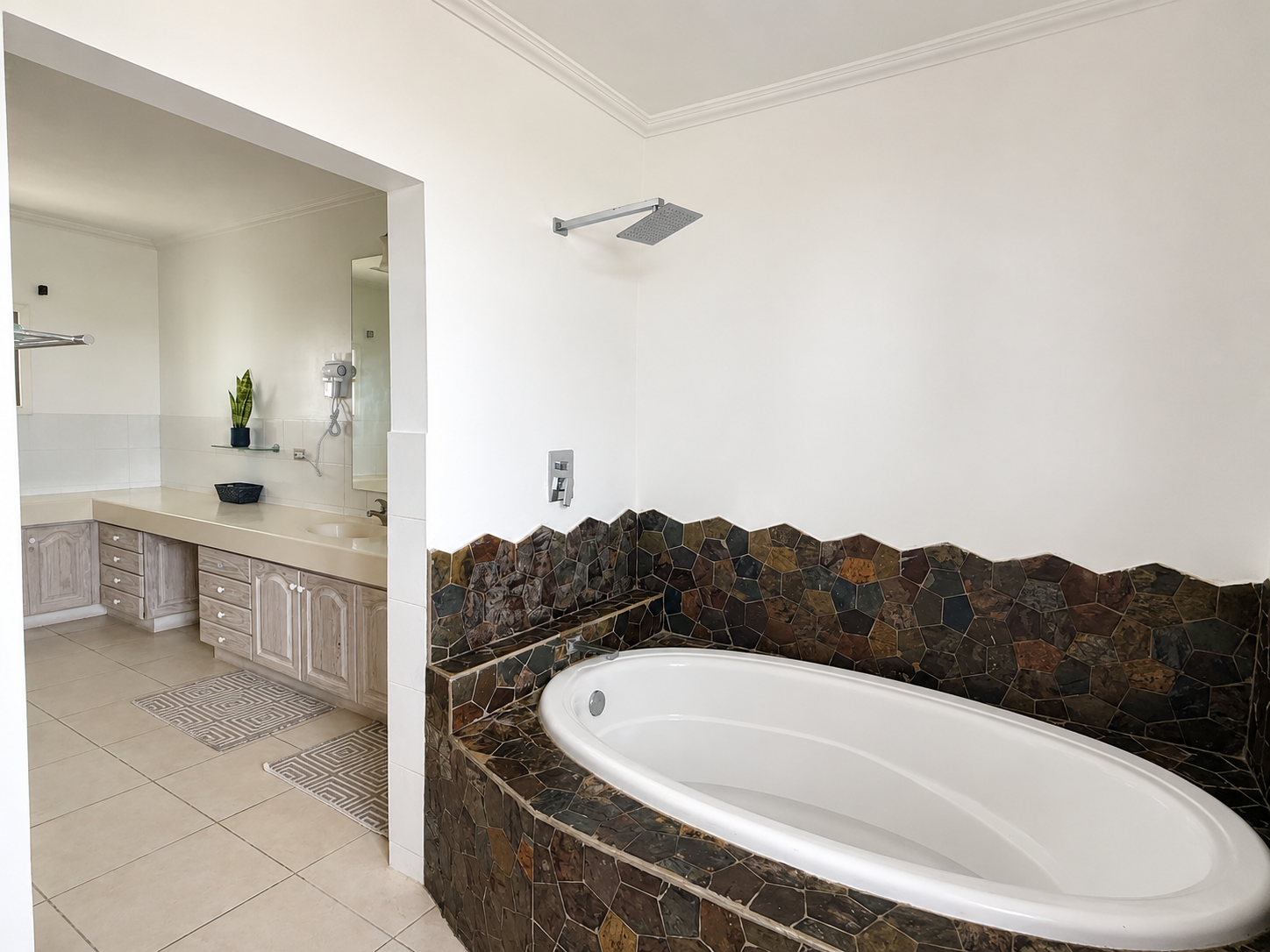 master bathtub casa verde.png