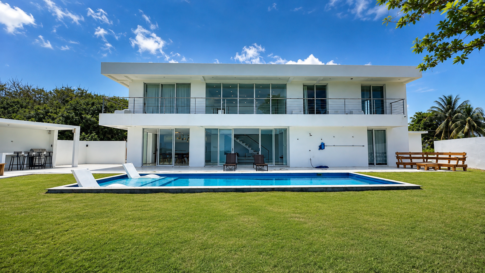 Front View Julie Mango.png