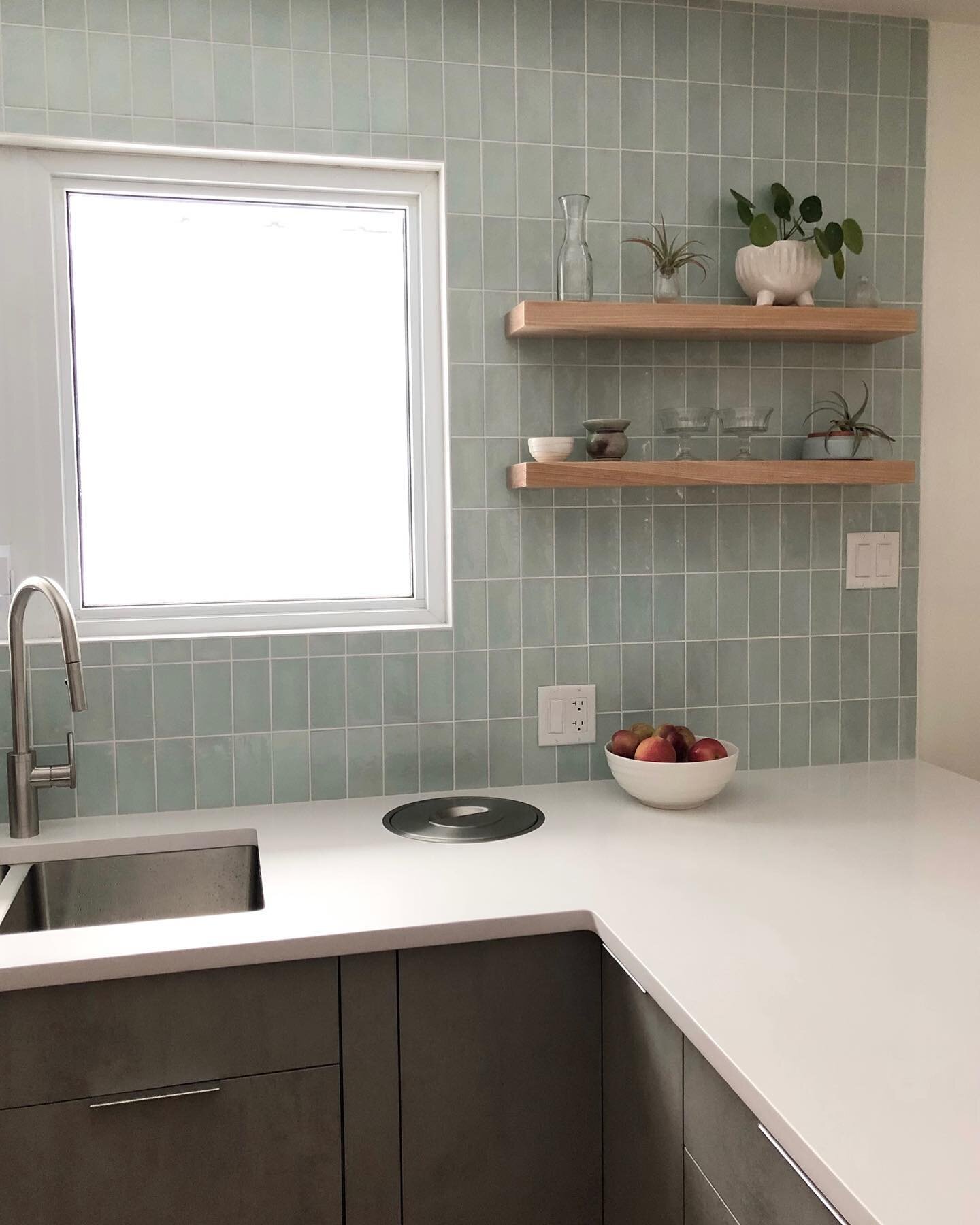 Happy Friday!! We love when clients decide to go with a pop of colour! Check out this beautiful bright backsplash that was recently installed for a very special client! 
.
.
. 
Material provided by @whelansflooringcentre 
Installation provided by @wh