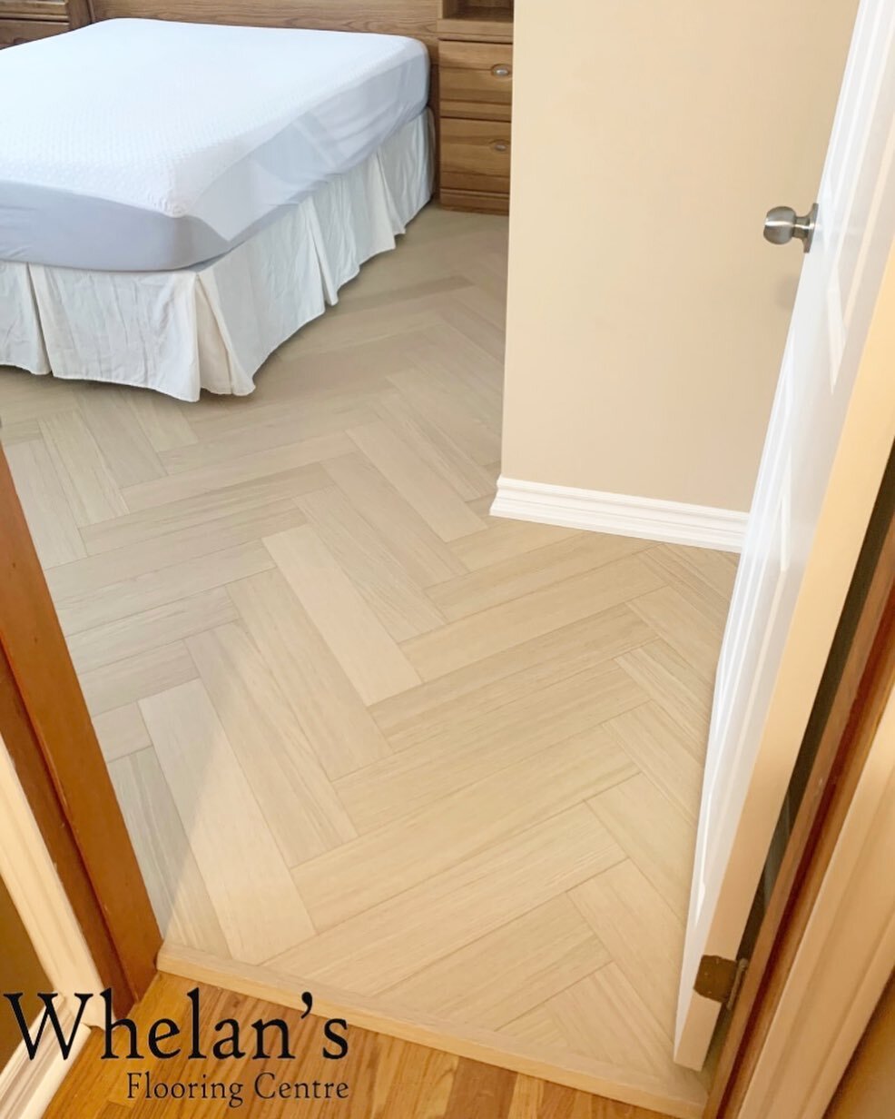 Nothing feels more welcoming than this beautiful herringbone pattern into our clients primary bedroom 😍Our clients decided to do a click engineered hardwood in this bedroom to help elevate the space! 
.
.
.
Material supplied by @whelansflooringcentr