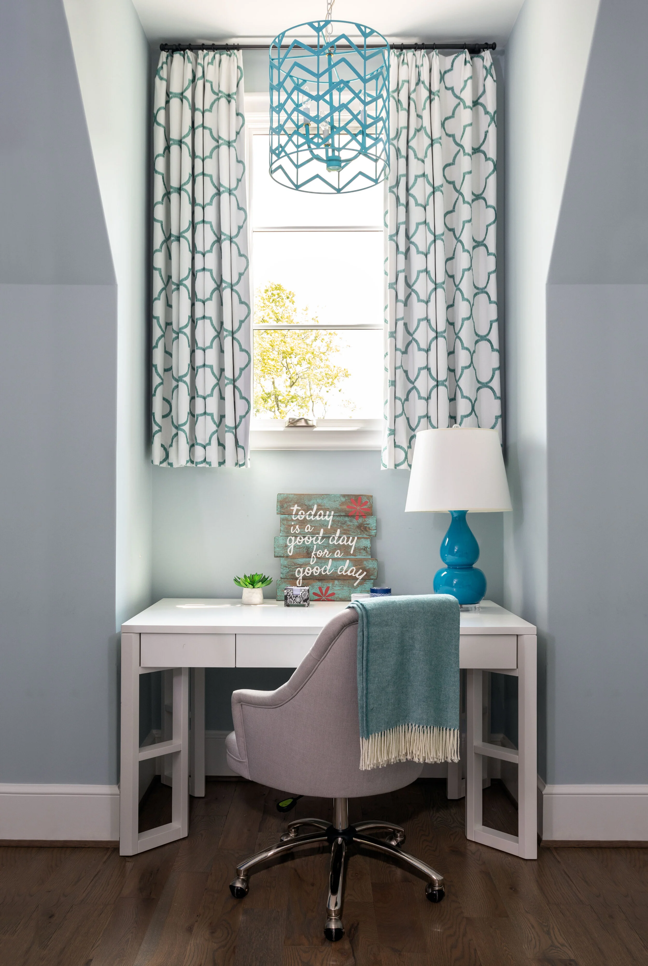 Blue-Room-Desk-WEB.jpg