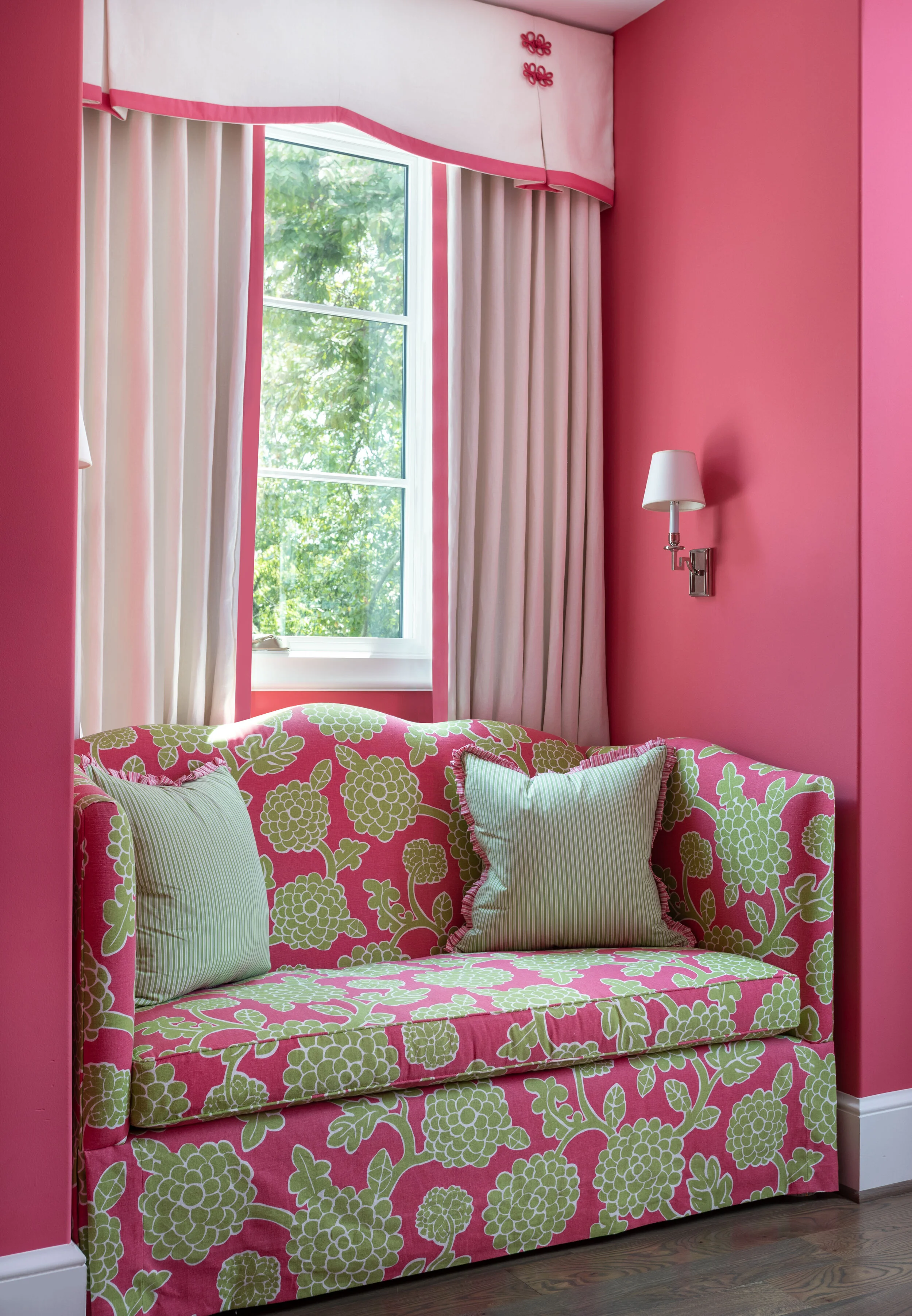 Pink-Room-Window-Bench-WEB.jpg