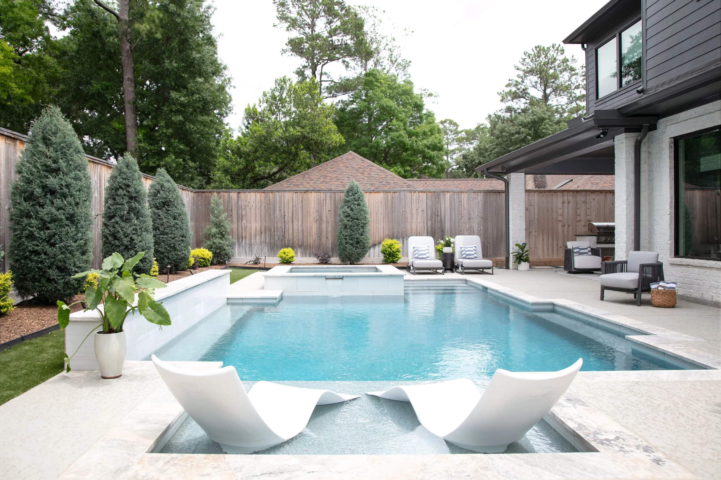 Pool-WEB.jpg