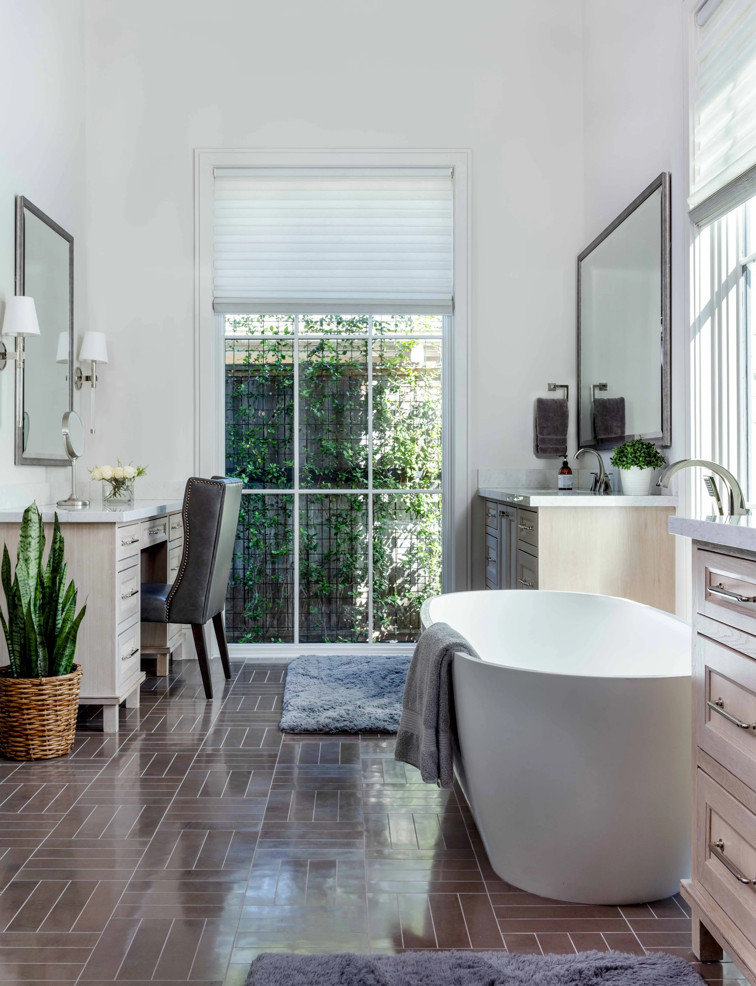 Master Vanity & Tub WEB.jpg