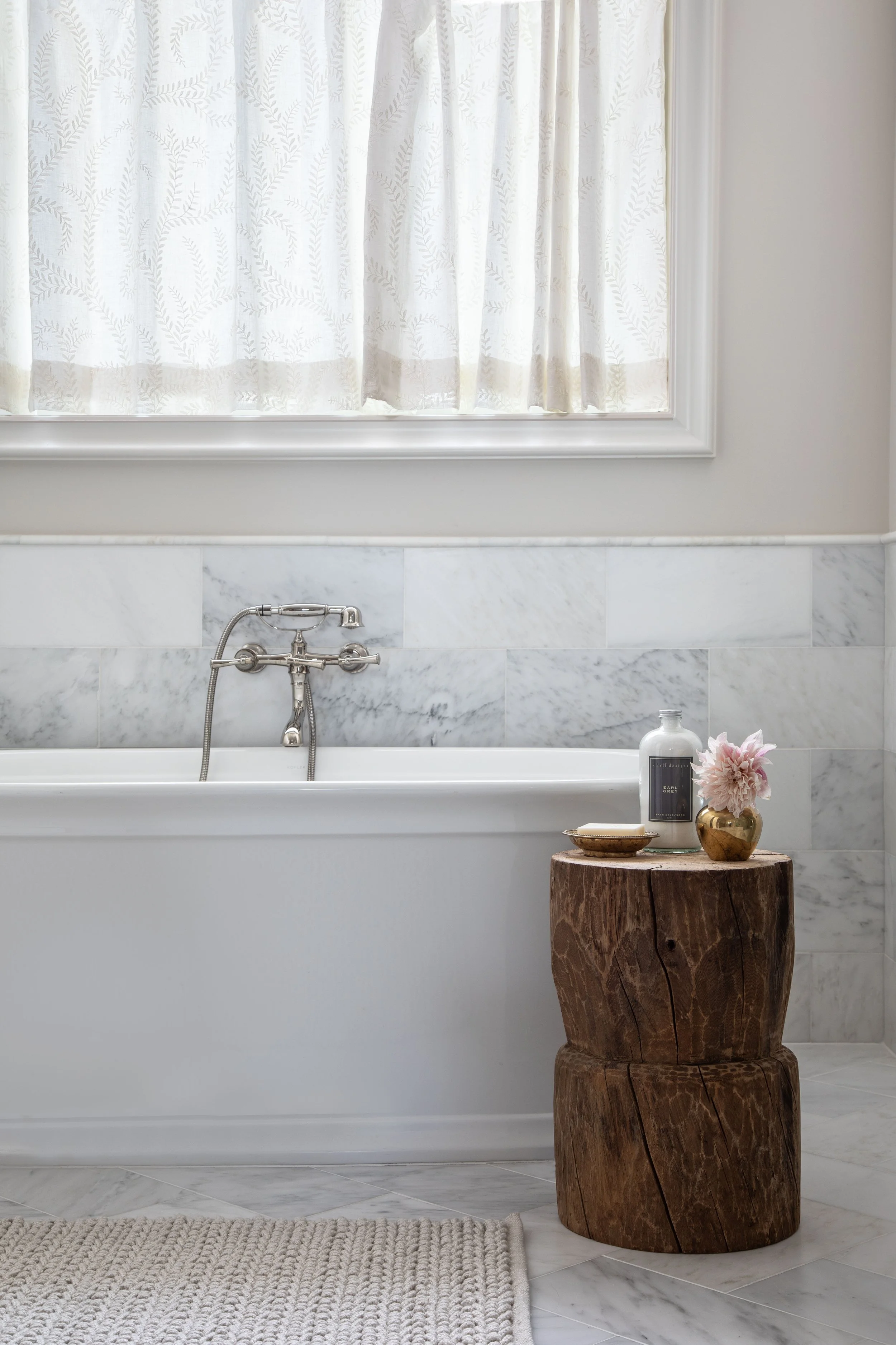 Master-Bath-Tub-WEB.jpg