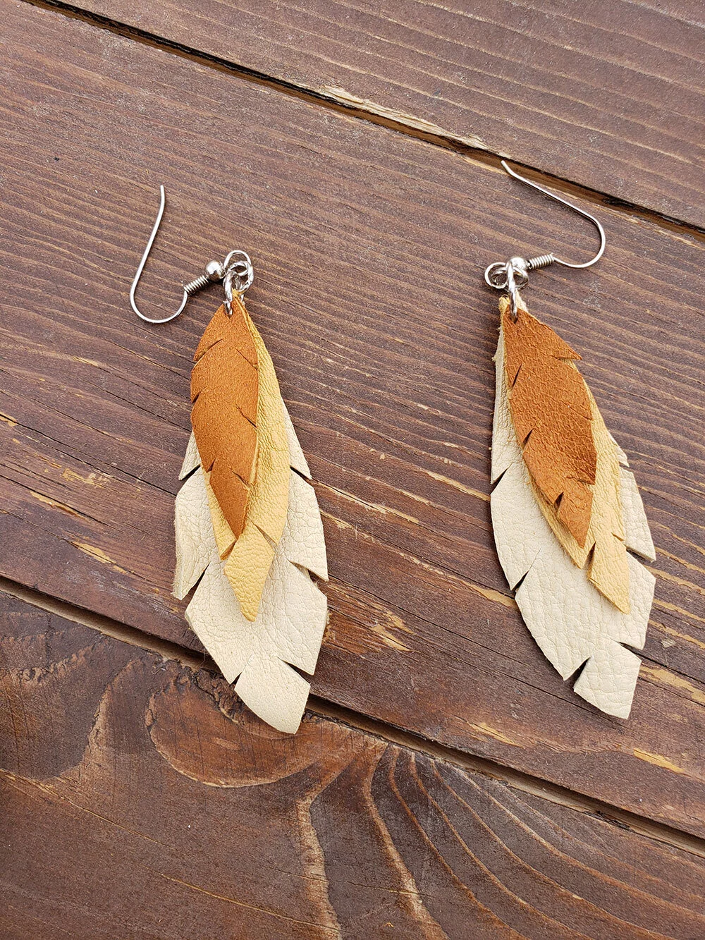 hide-leather-custom-earring-leaf.jpg