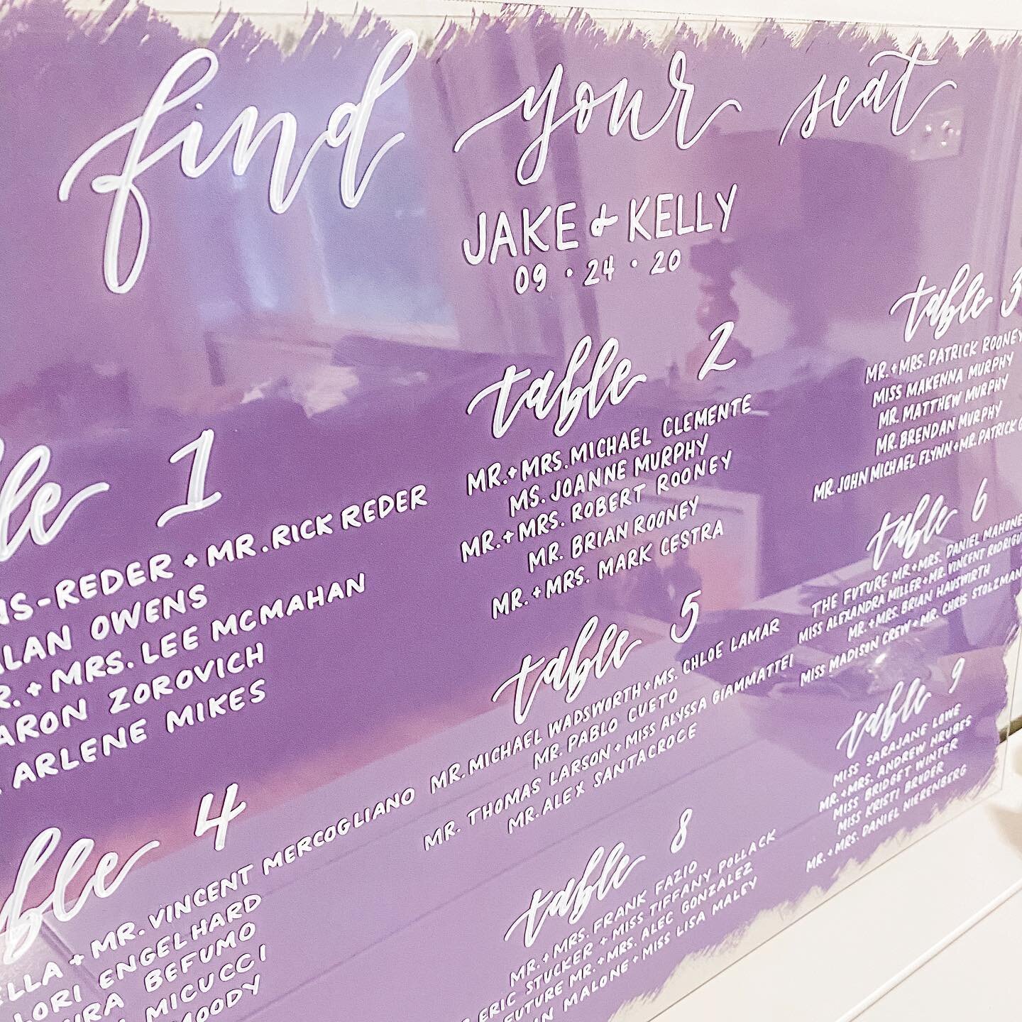Nothing like a nice messy living room reflection to make a seating chart pop 💜🙃 - but really I love purple and was obsessed when the bride chose this color 😍
.
.
.
#acrylicseatingchart #weddingseating #weddingseatingchart #seatingchartideas #handl