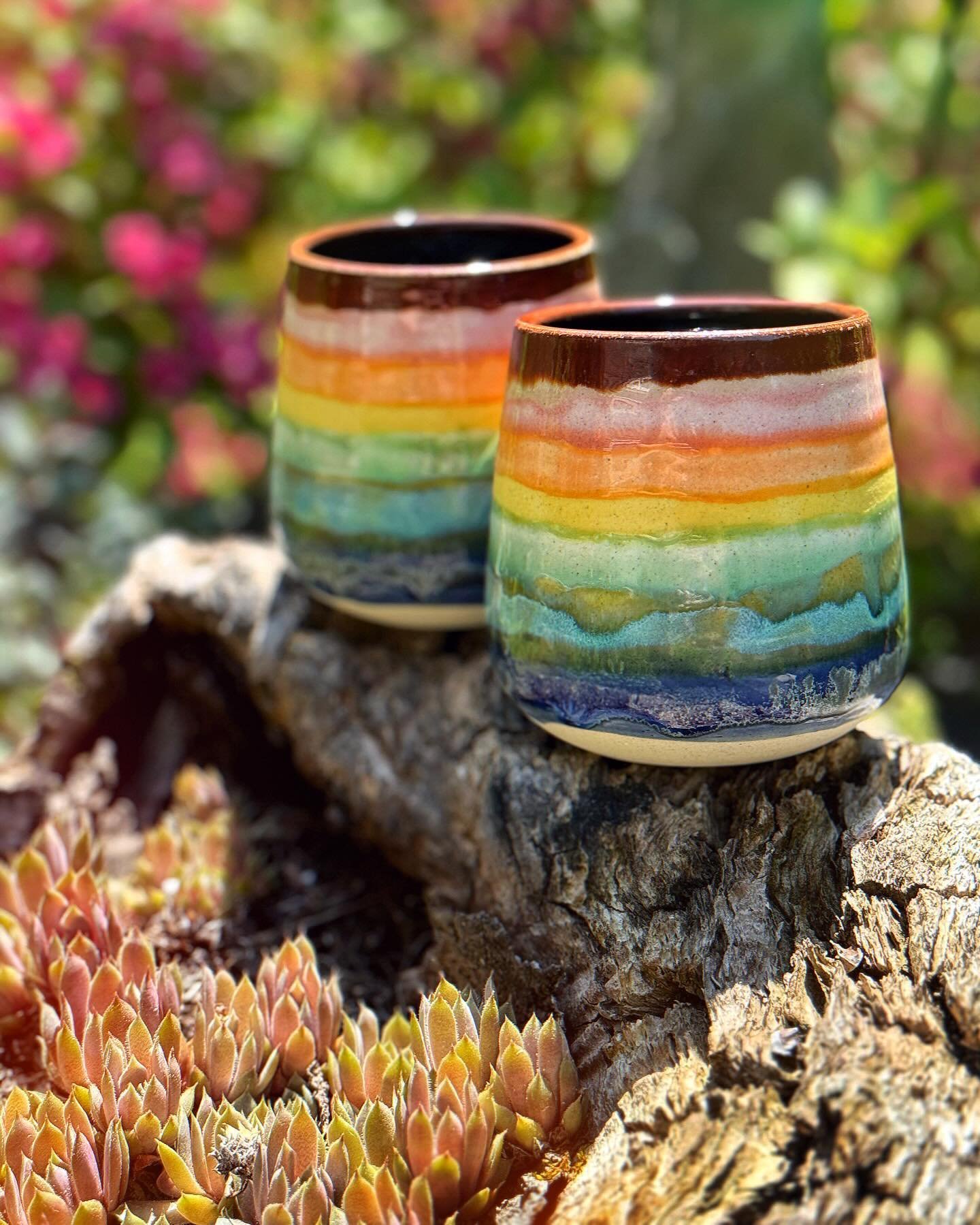 Did somebody say beveragino? ✨🥂✨
≜
Come find my booth set up at tonight&rsquo;s Wine Down Wednesday from 5-8pm, located at @sagehomecollections as part of the @made_markets series. I have lots of new colorful pieces fresh from the kiln! Perfect for 