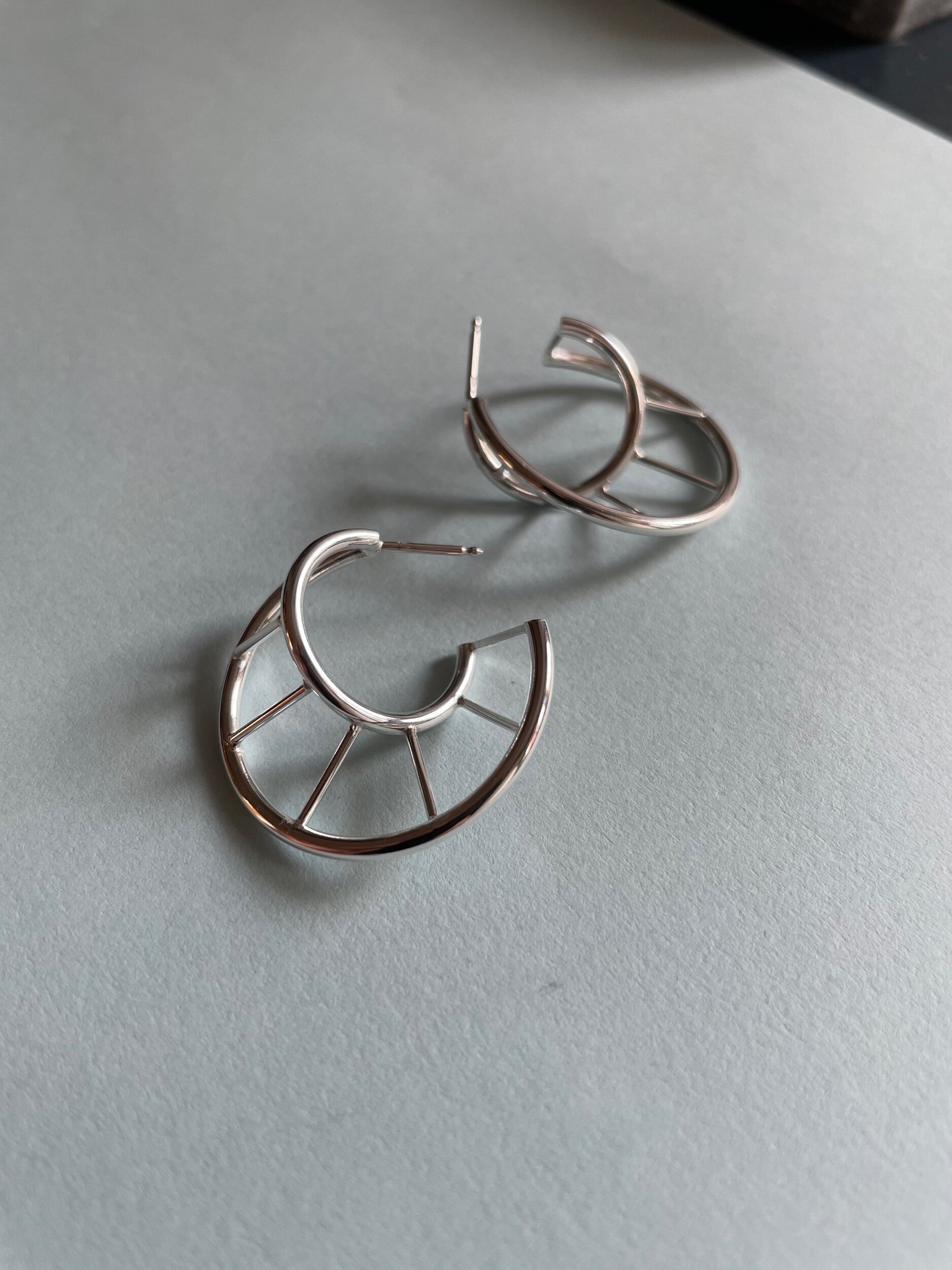 66B11E3E-CC7F-40E3-812D-3645F0B71CF2