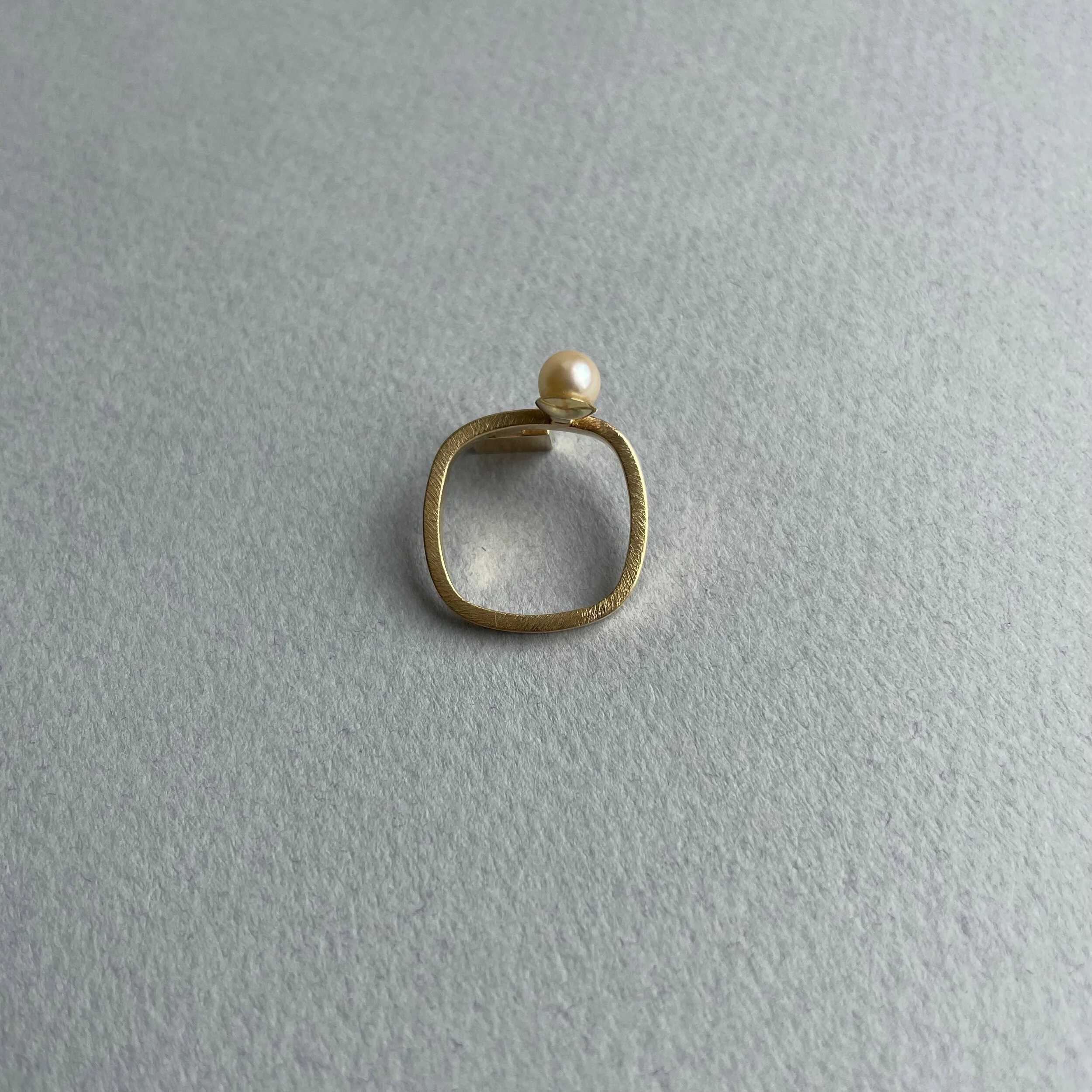 0748935E-3760-457A-A8E9-2D439E6C2D2F