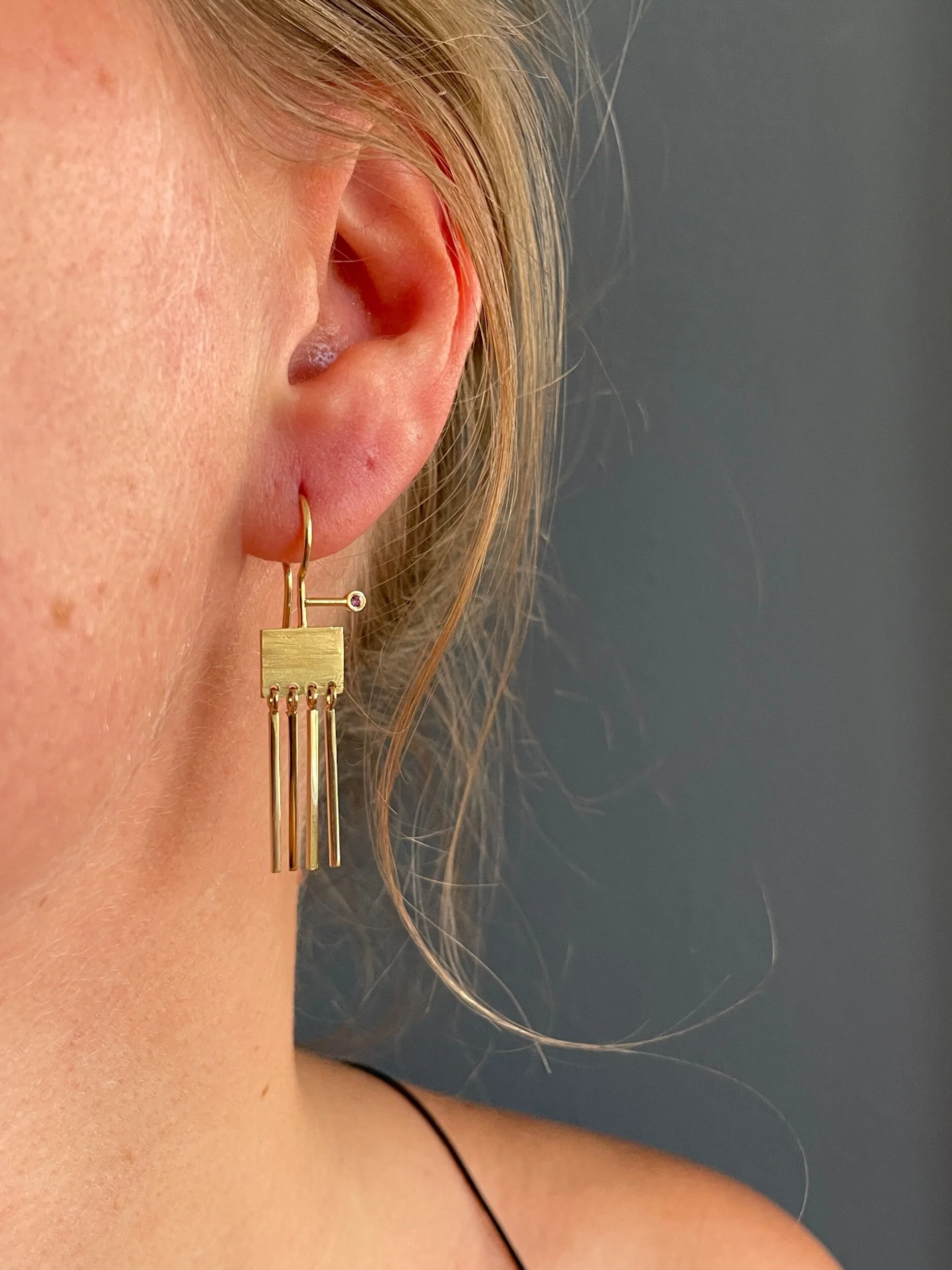 9F085821-7590-41F5-885D-6C038C60E4A8