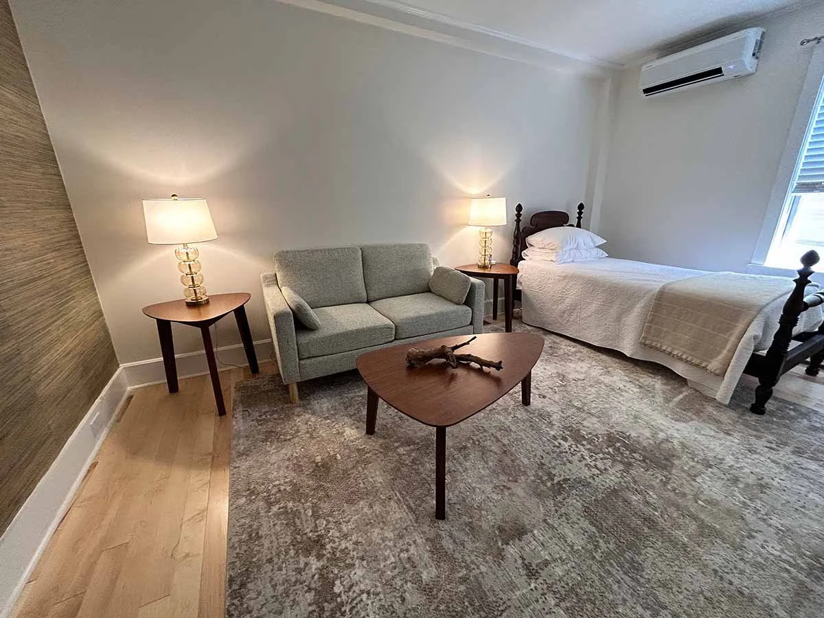 Suite1-2suitesideIMG_8108.jpg