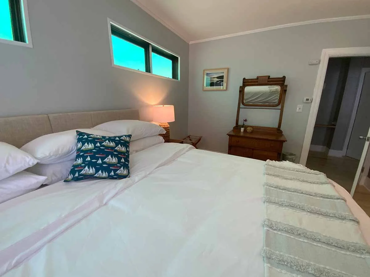 Suite1-2BedroomIMG_0076.jpg