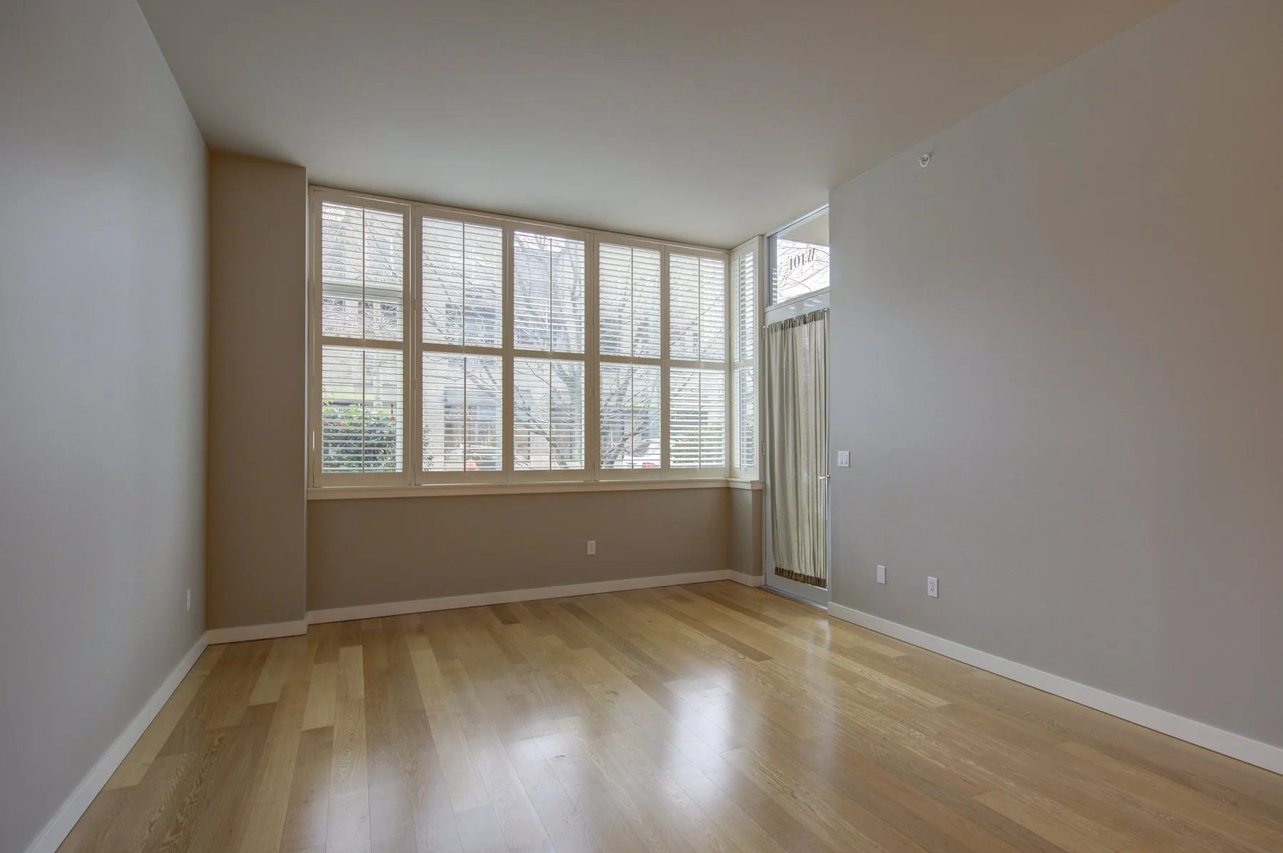 Gabby Tyer - 1930 SW River Drive W101, Portland, OR_Web-20.jpg