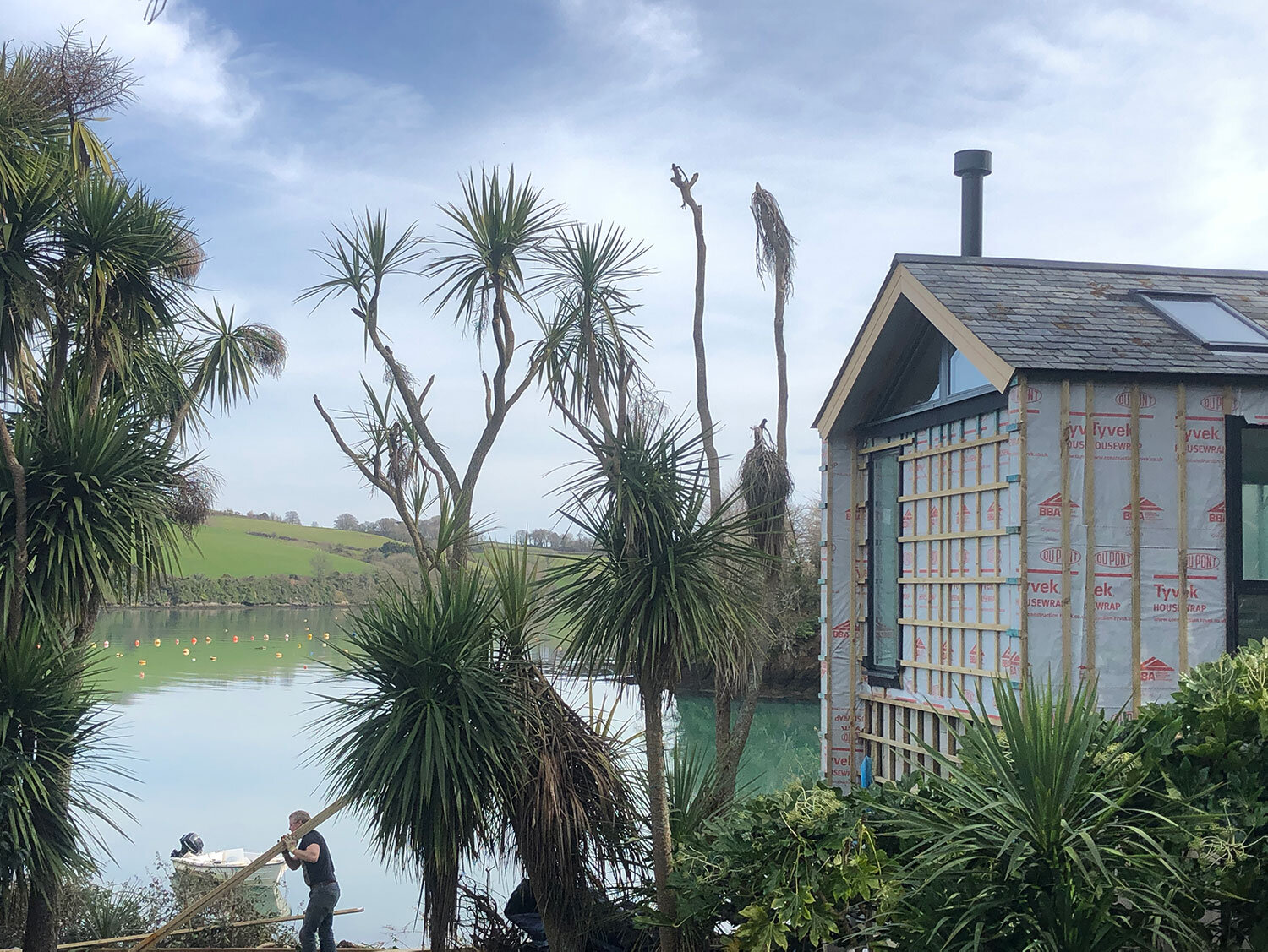 Waterside luxury timber clad annexe in Salcombe built by HUTI