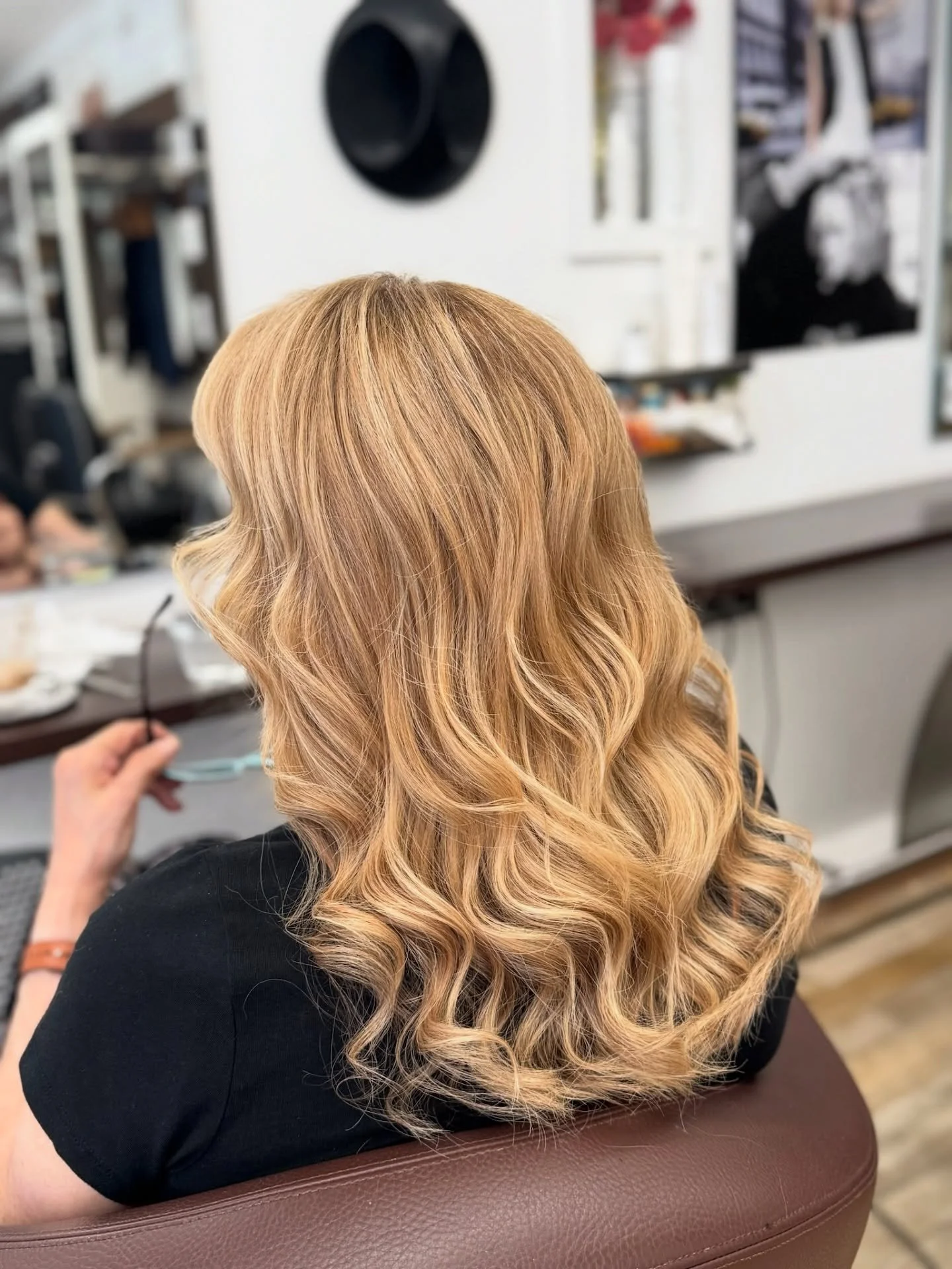 COLOR &amp; STYLING🍯

by Zo&eacute;