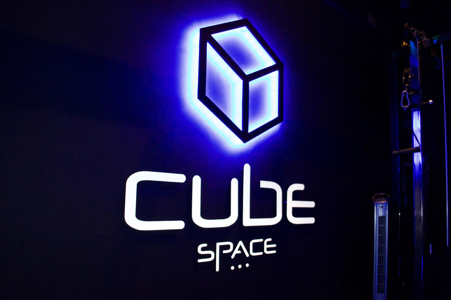 cube_1_dm.jpg