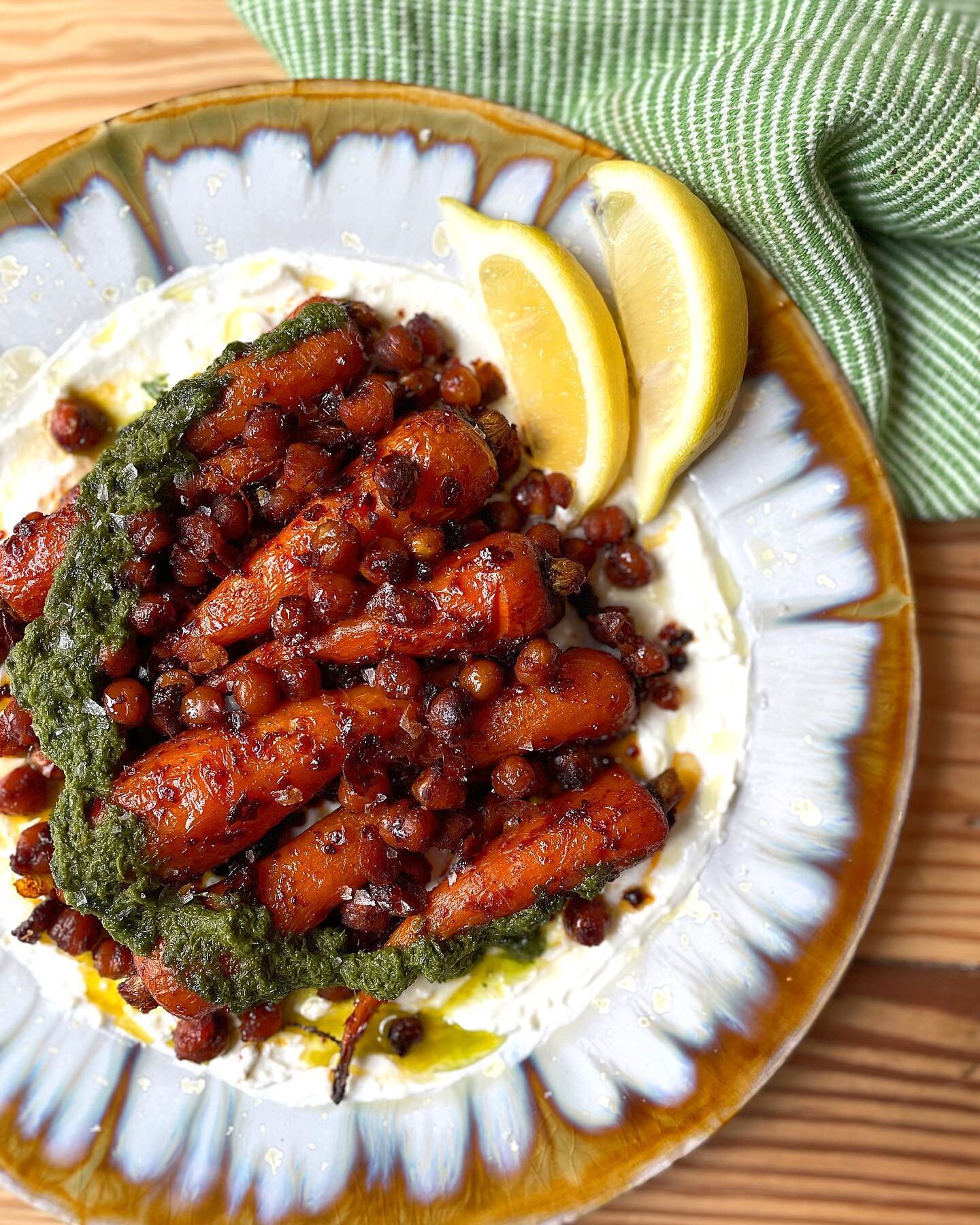 🥕Sign up for the Grub Newsletter to get all my delish recipes before anyone else! {link in bio} 

The March newsletter is out this Friday and in it you&rsquo;ll find the recipe for these amazing @bee2beehoney roasted carrots &amp; chickpeas tossed i