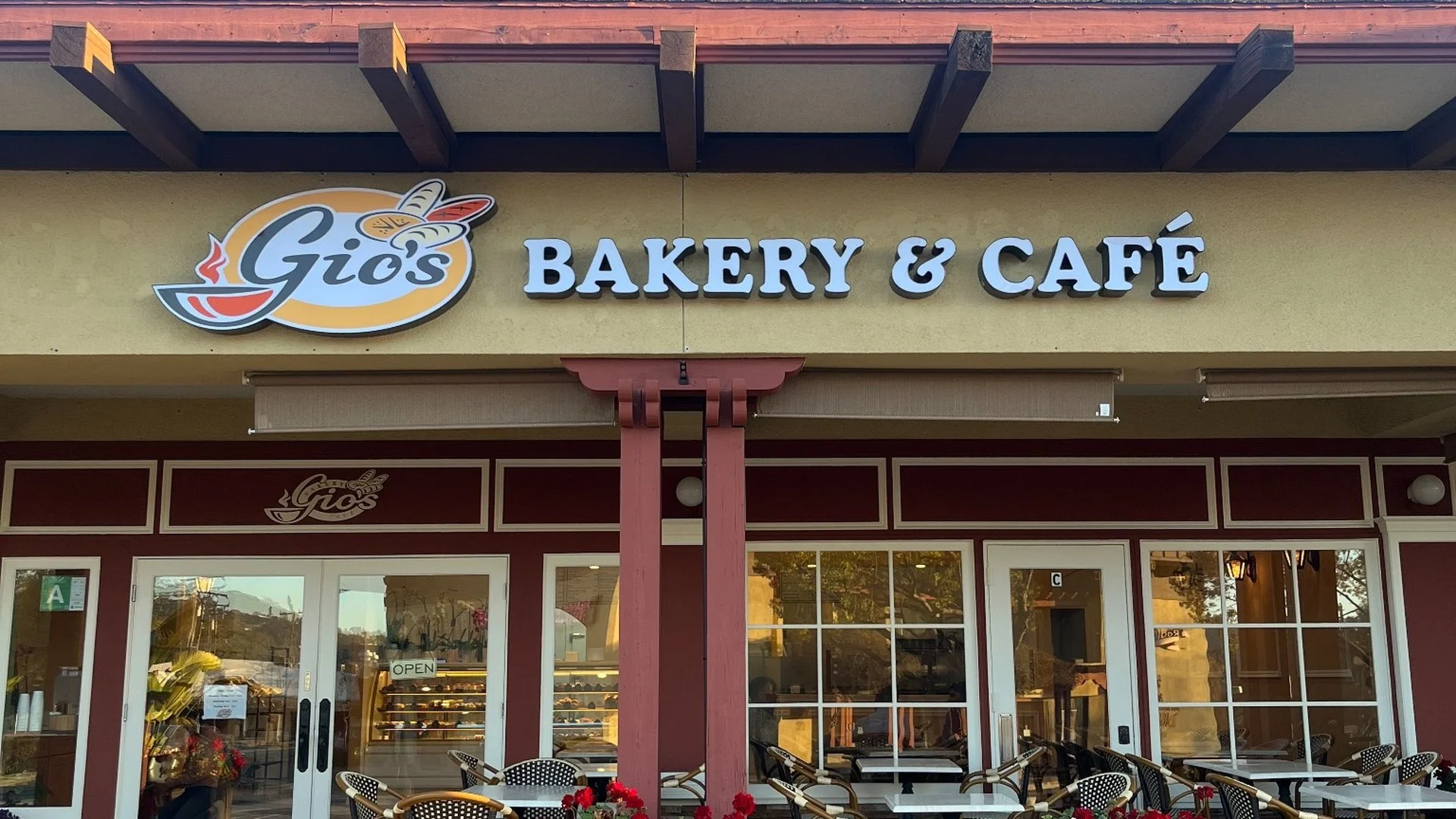 {@if caption}Gallery image