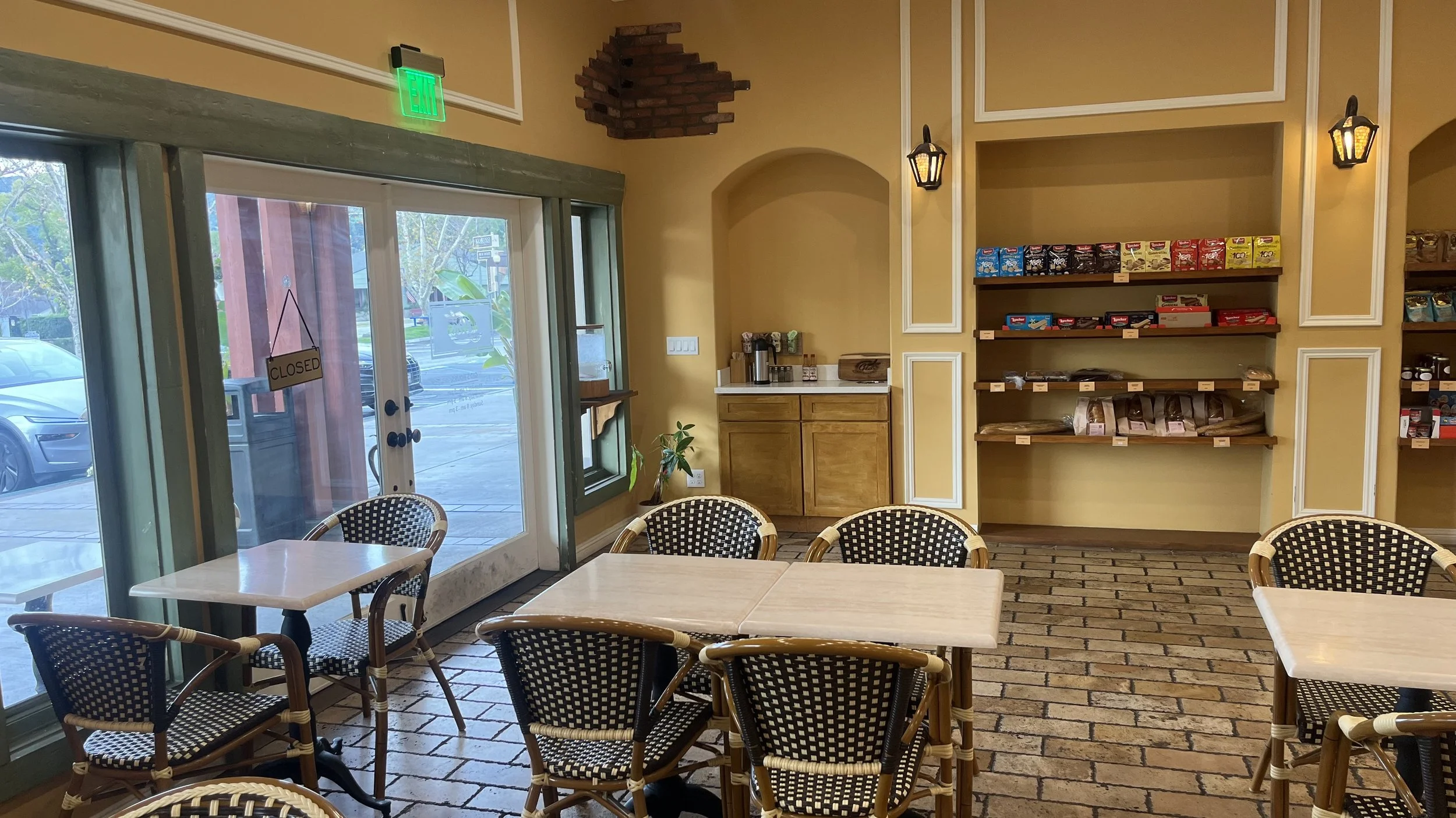 {@if caption}Gallery image