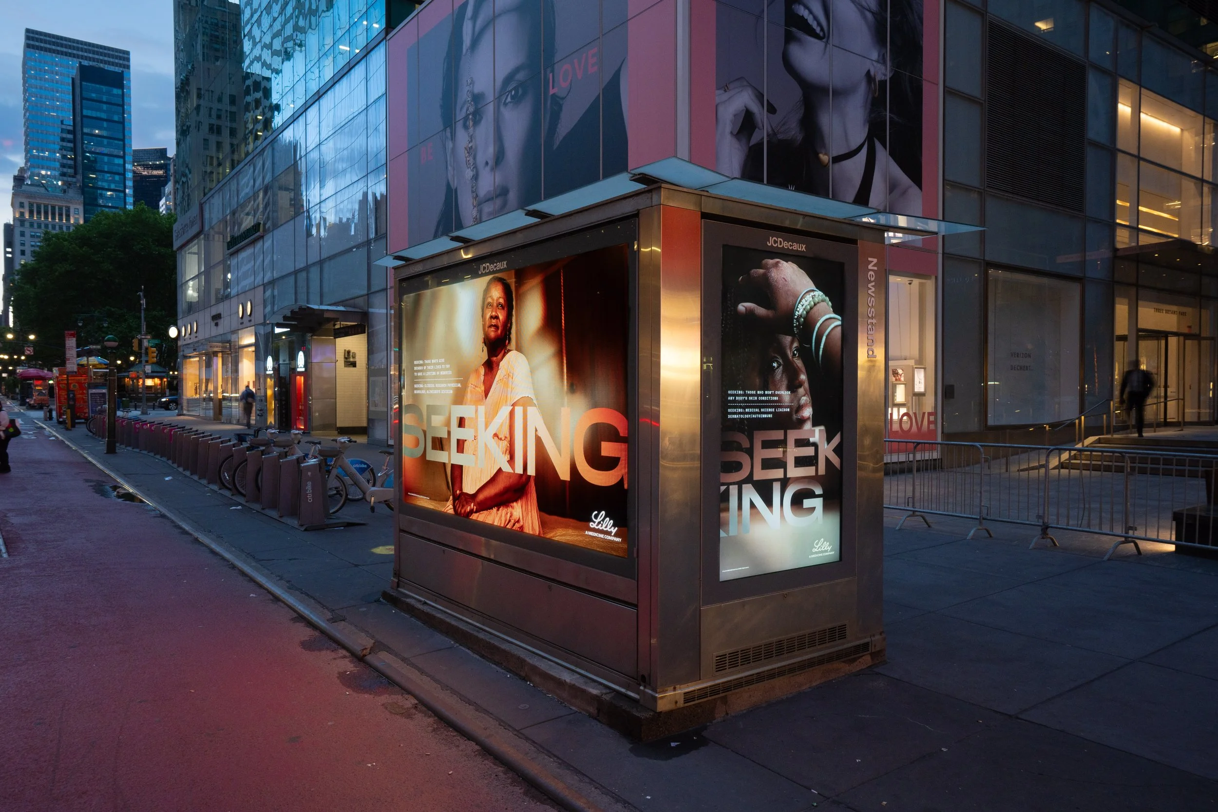 ELILILLY_SEEKING_2025_NY_Newsstands_DSC02865.jpg