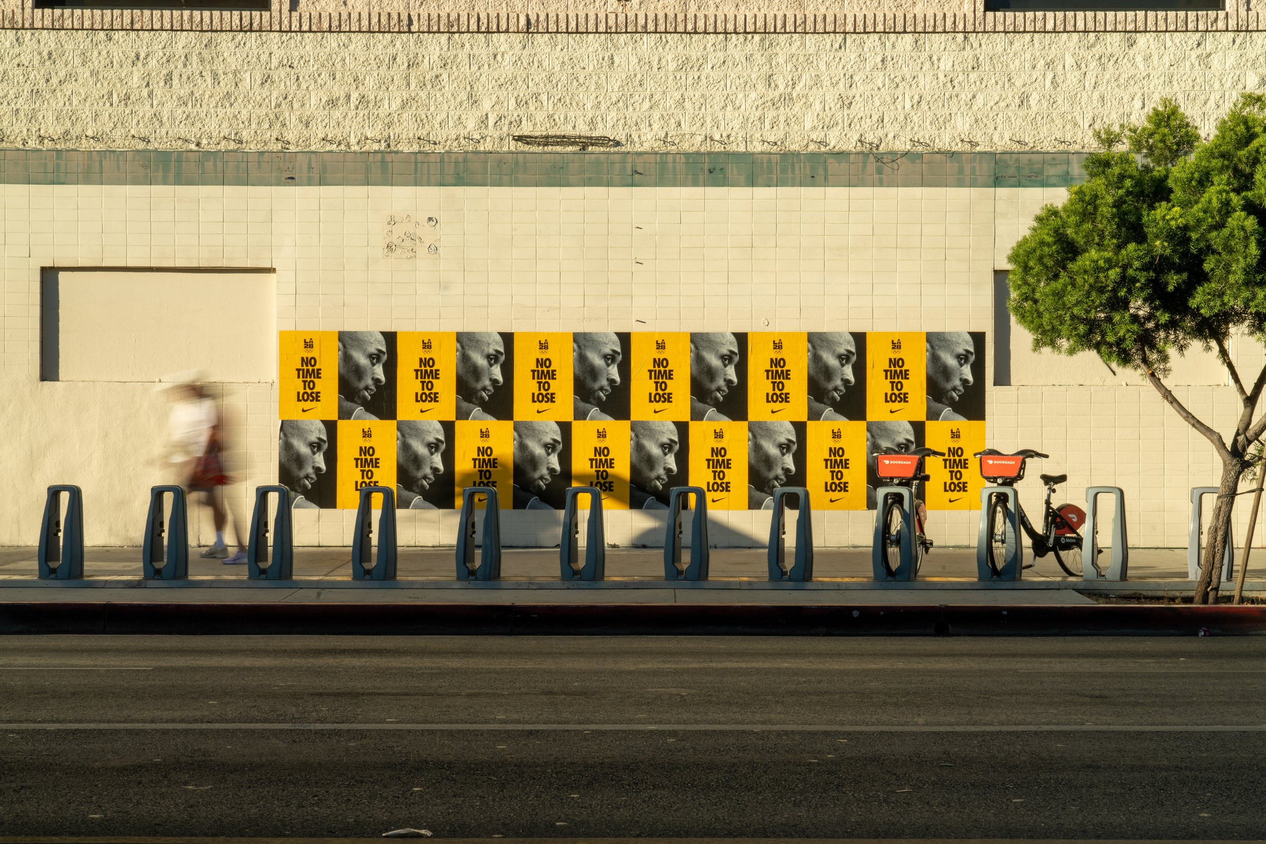 NIKE_LAPivot_2024_LA_POSTERS_DSC02185.jpg