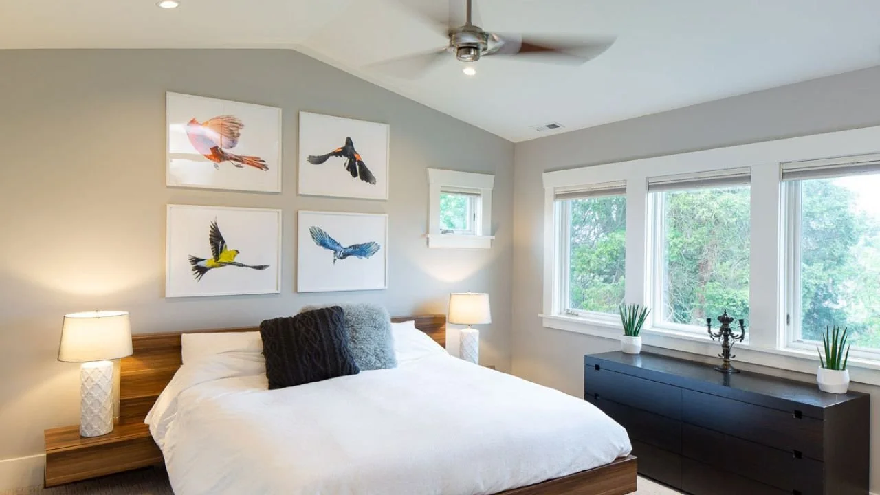 phinney-ridge-second-story-bedroom-corner-windows.jpg.jpg