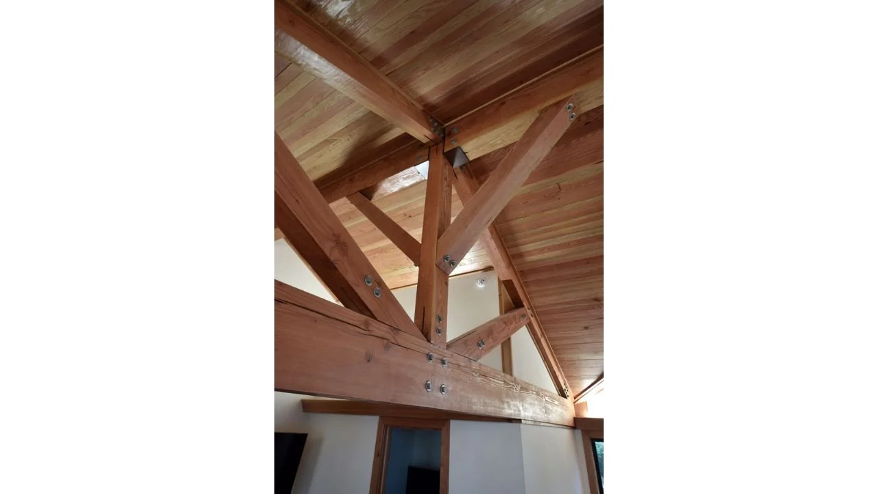 anderson-island-exposed-timber-roof-truss.jpg.jpg
