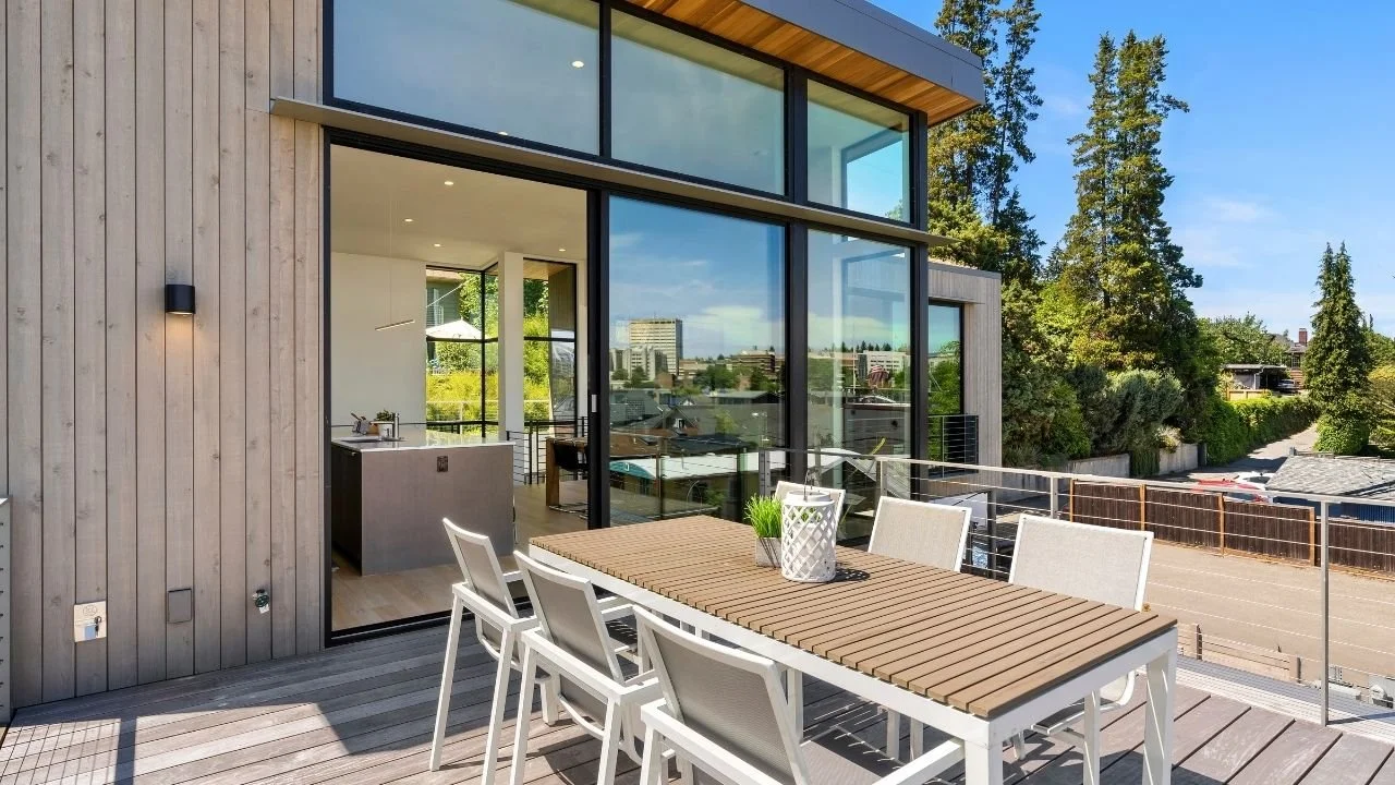 the-barn-portage-bay-rooftop-deck-glass-facade.jpg.jpg