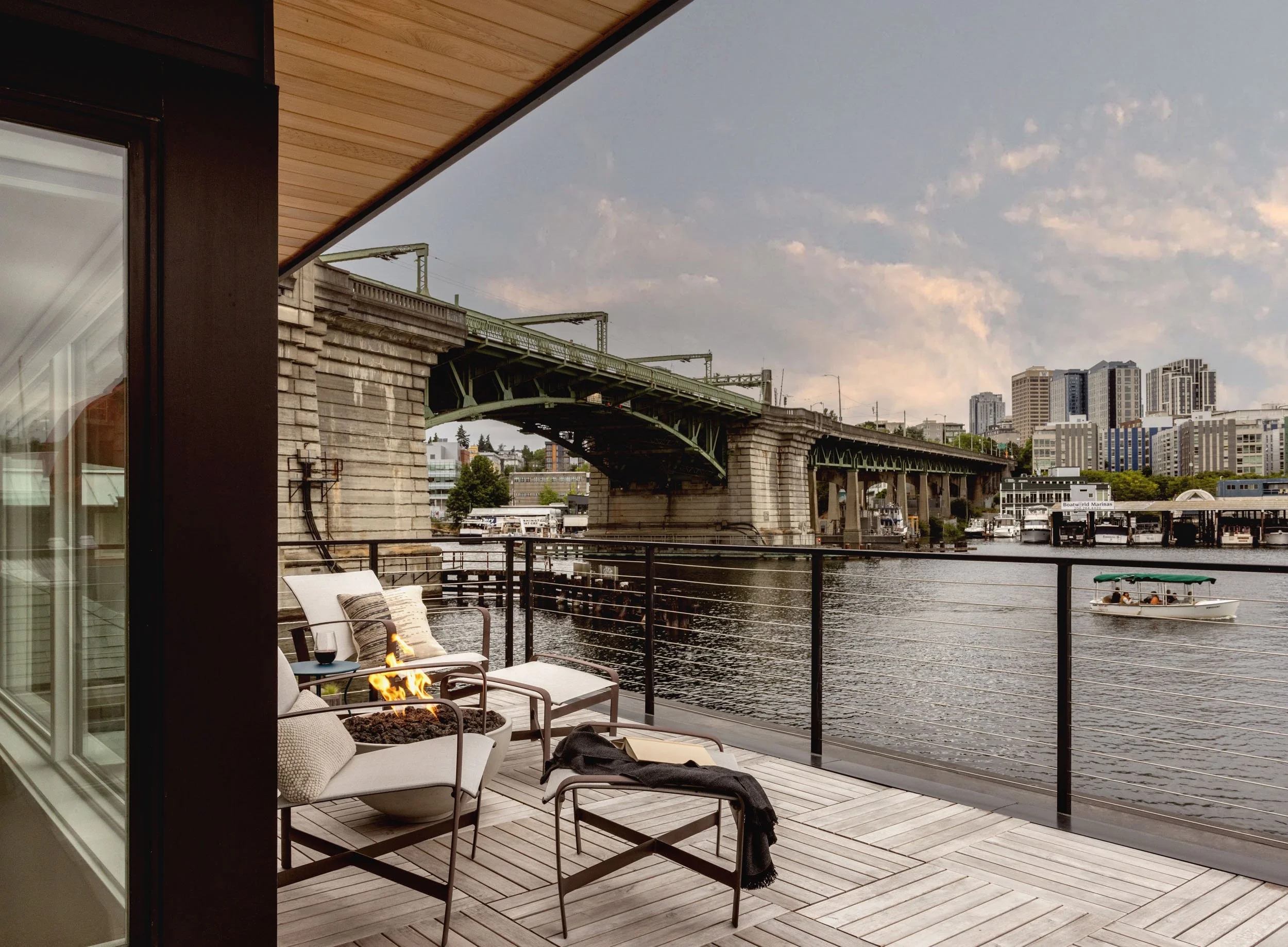 WEB-Dyna-FloatingHomes-12.jpg