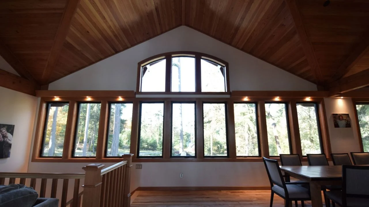 anderson-island-vaulted-living-room-window-wall.jpg.jpg