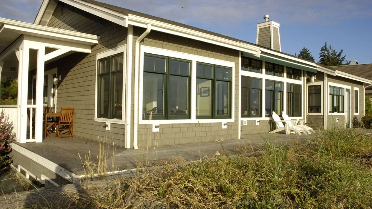 port-townsend-getaway-waterfront-exterior-wraparound-windows.jpg.jpg